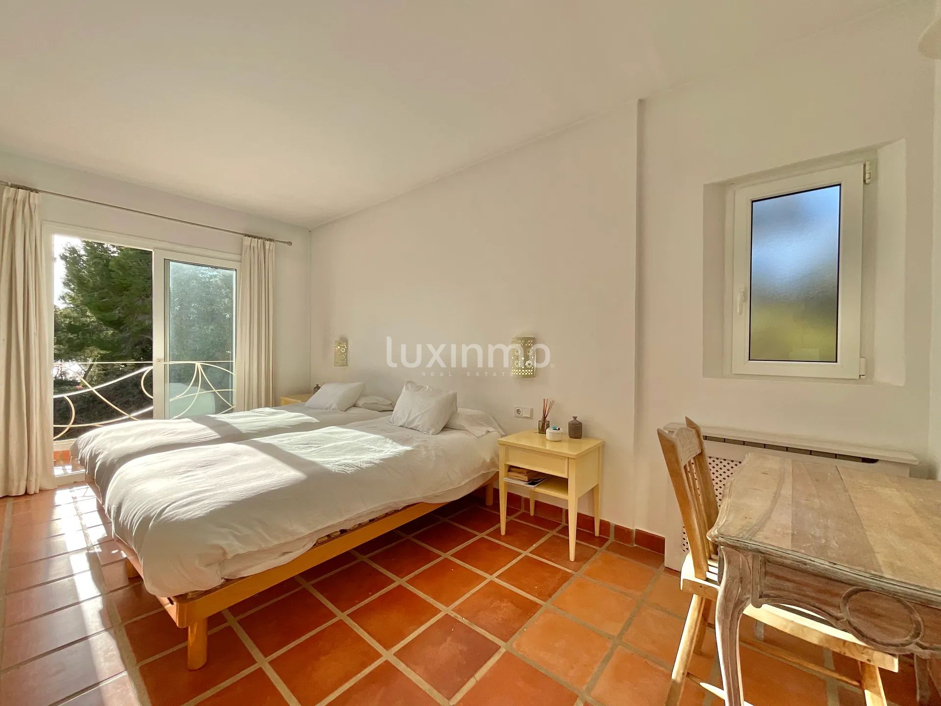 Vacker villa med 4 sovrum idealiskt beläget i södra Ibiza — photo 14