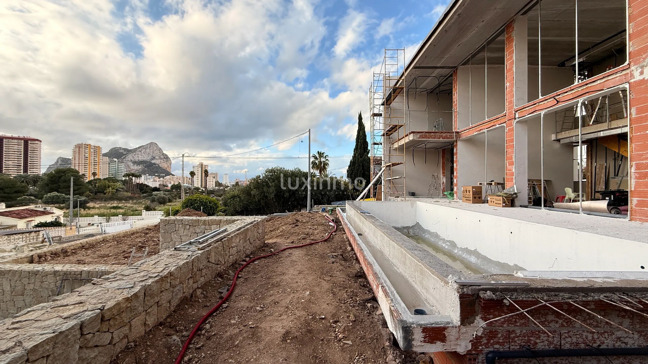 Modern Villa in Carrio — photo 2