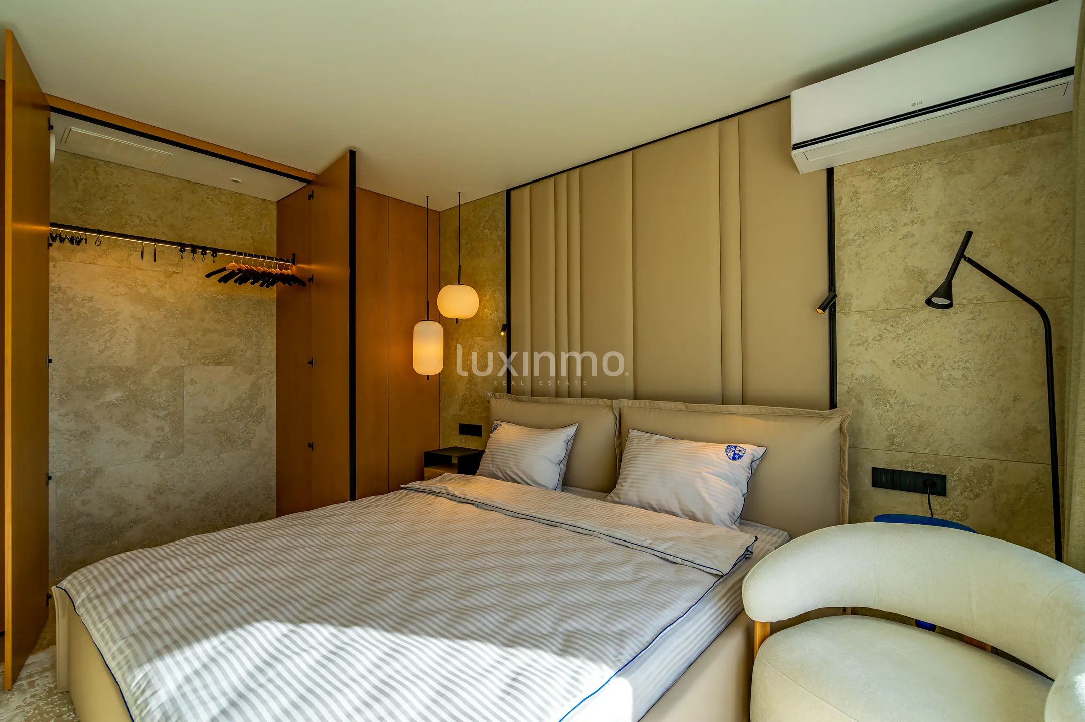 Terraced house with designer renovation and sea views in Altea Hills — photo 34