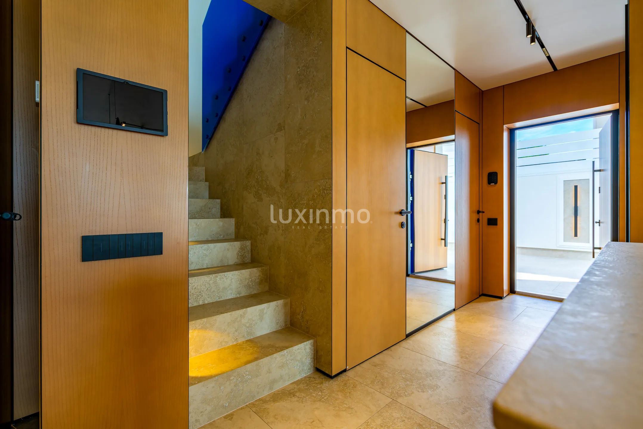 Terraced house with designer renovation and sea views in Altea Hills — photo 25