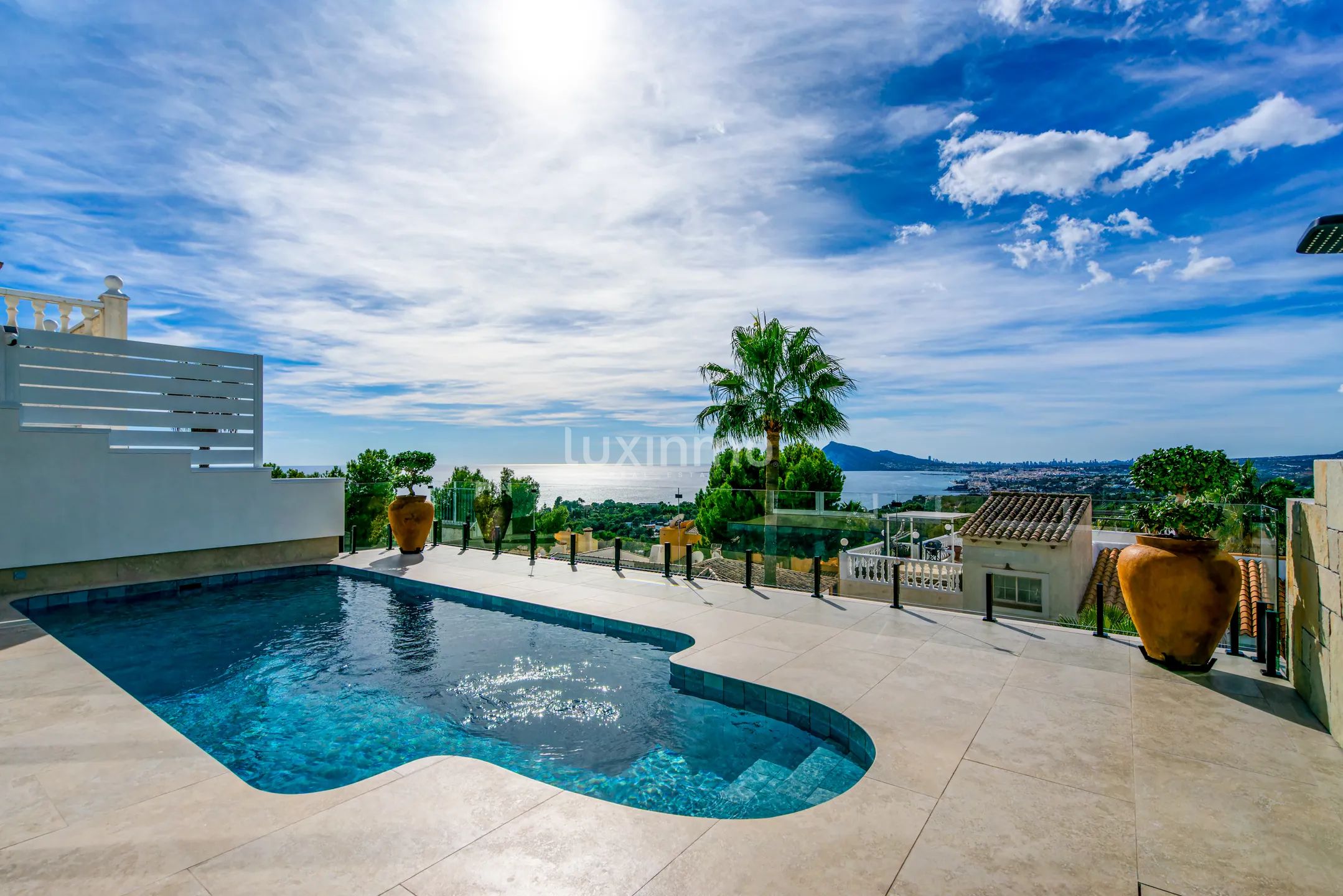 Terraced house with designer renovation and sea views in Altea Hills — photo 5