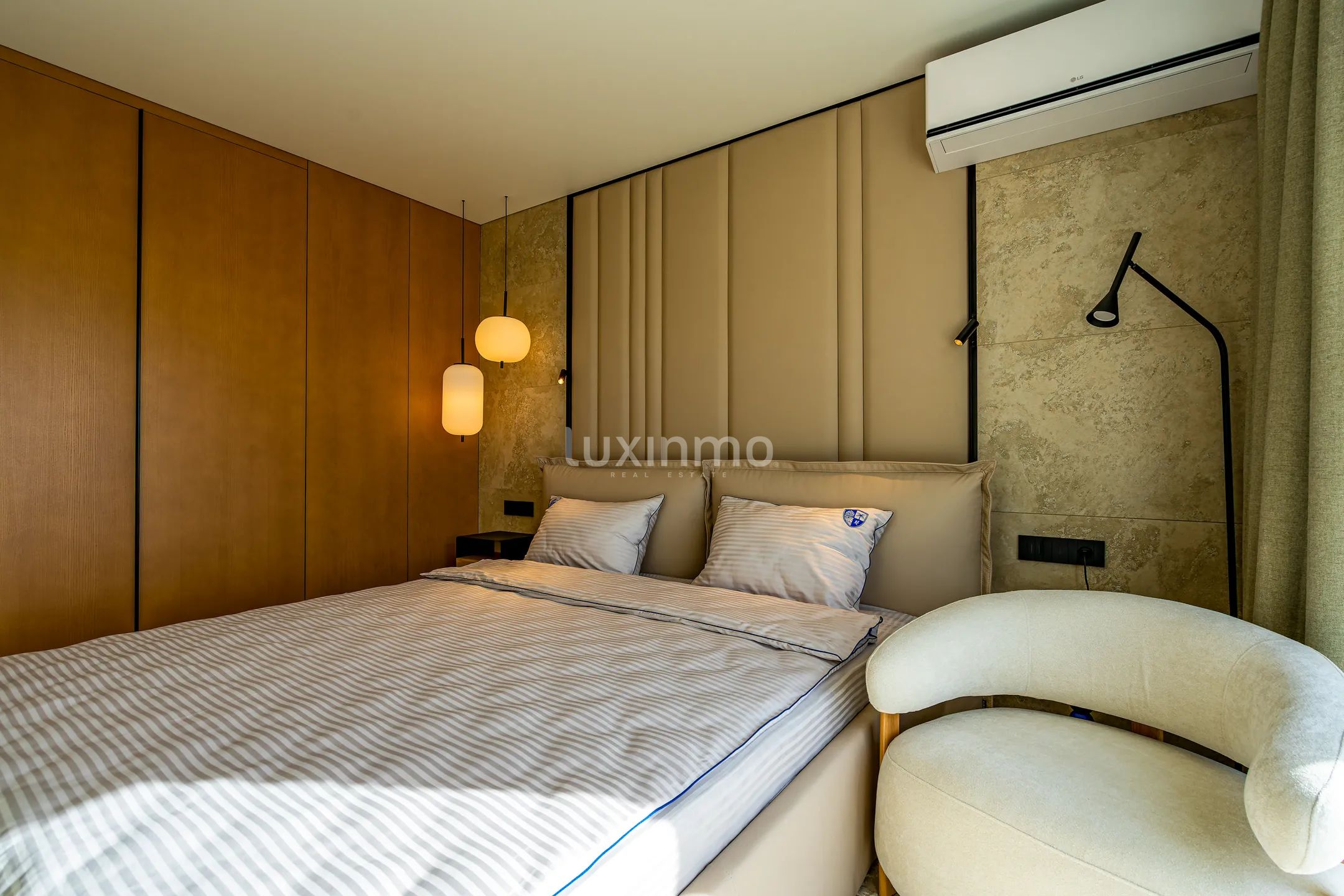 Terraced house with designer renovation and sea views in Altea Hills — photo 37