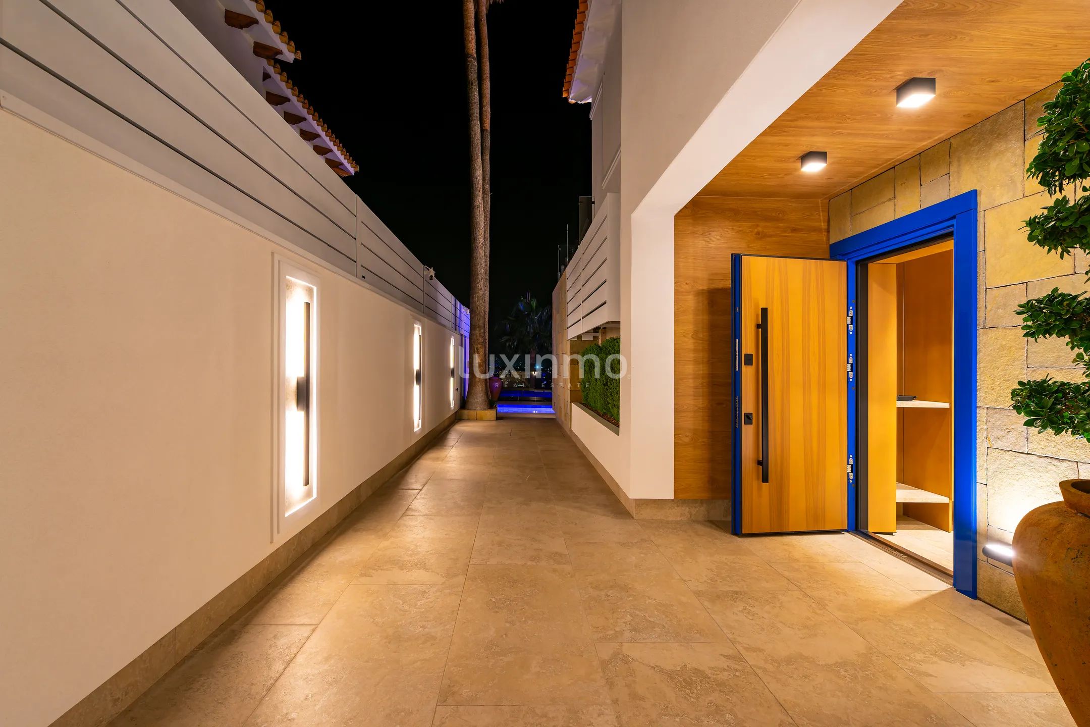 Terraced house with designer renovation and sea views in Altea Hills — photo 81