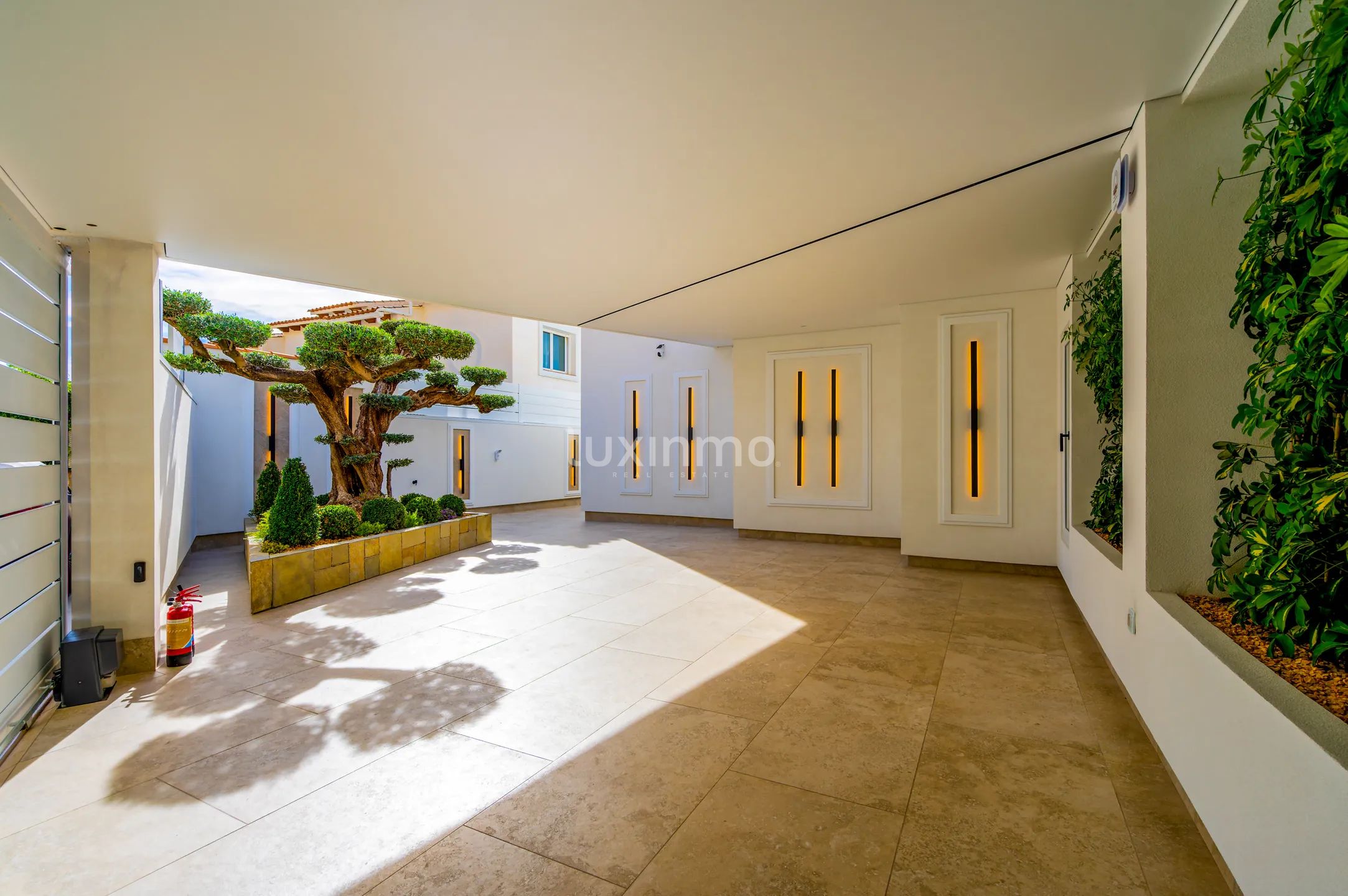 Terraced house with designer renovation and sea views in Altea Hills — photo 6