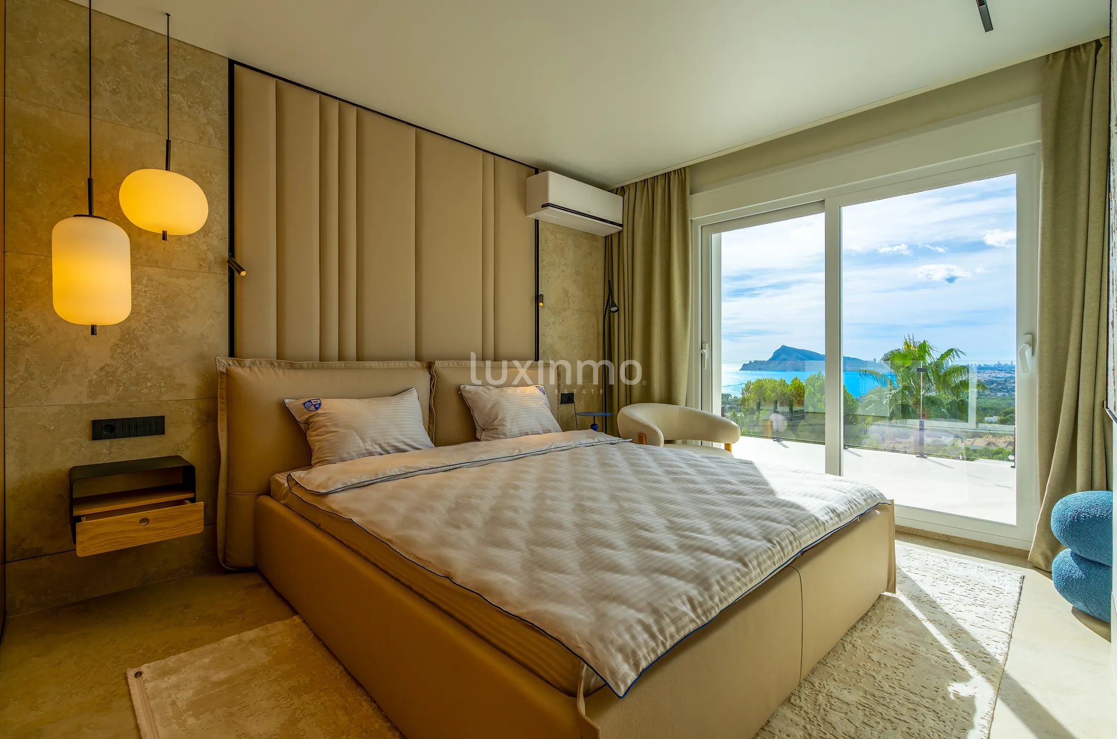 Terraced house with designer renovation and sea views in Altea Hills — photo 33