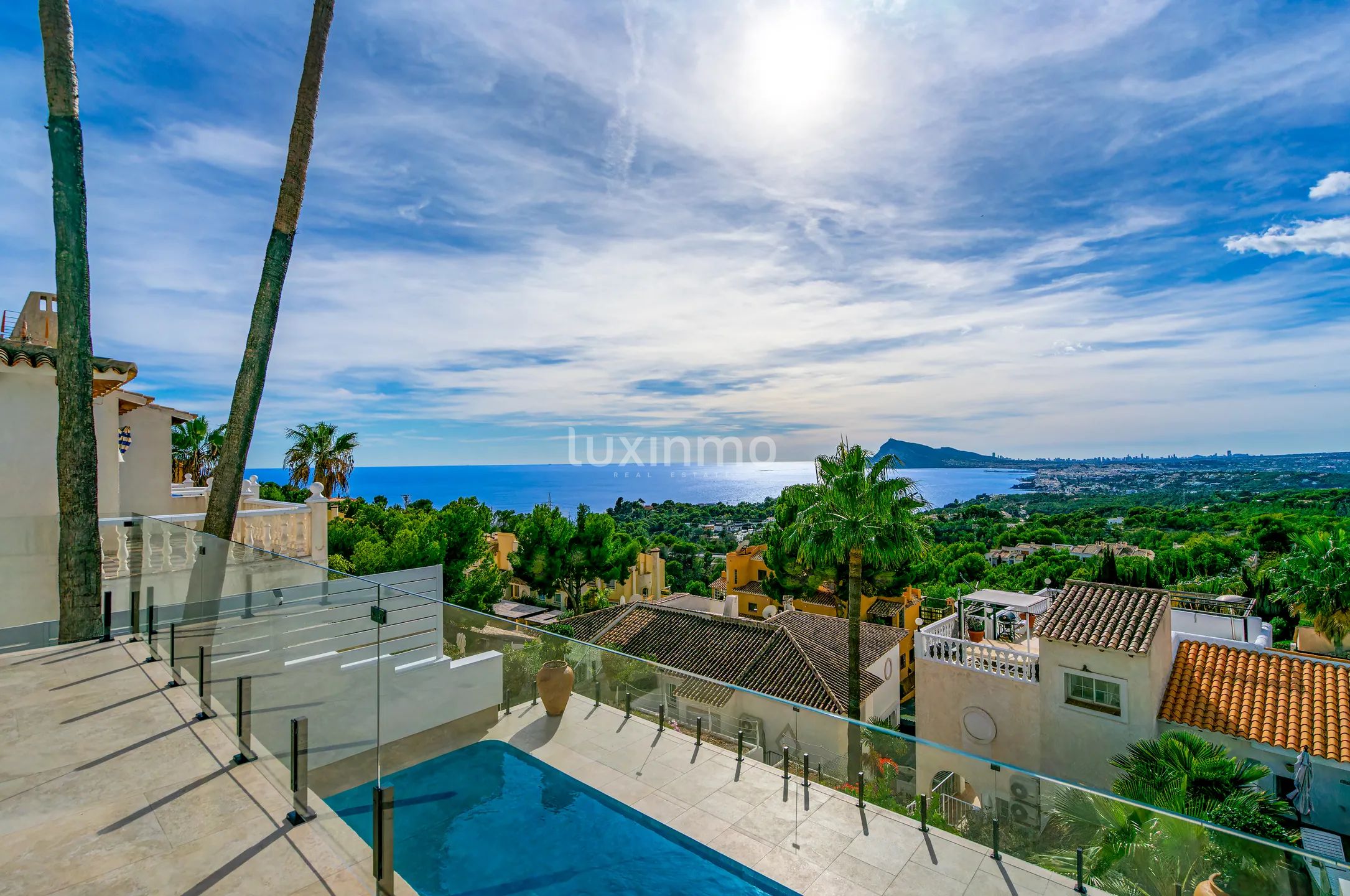 Terraced house with designer renovation and sea views in Altea Hills — photo 42