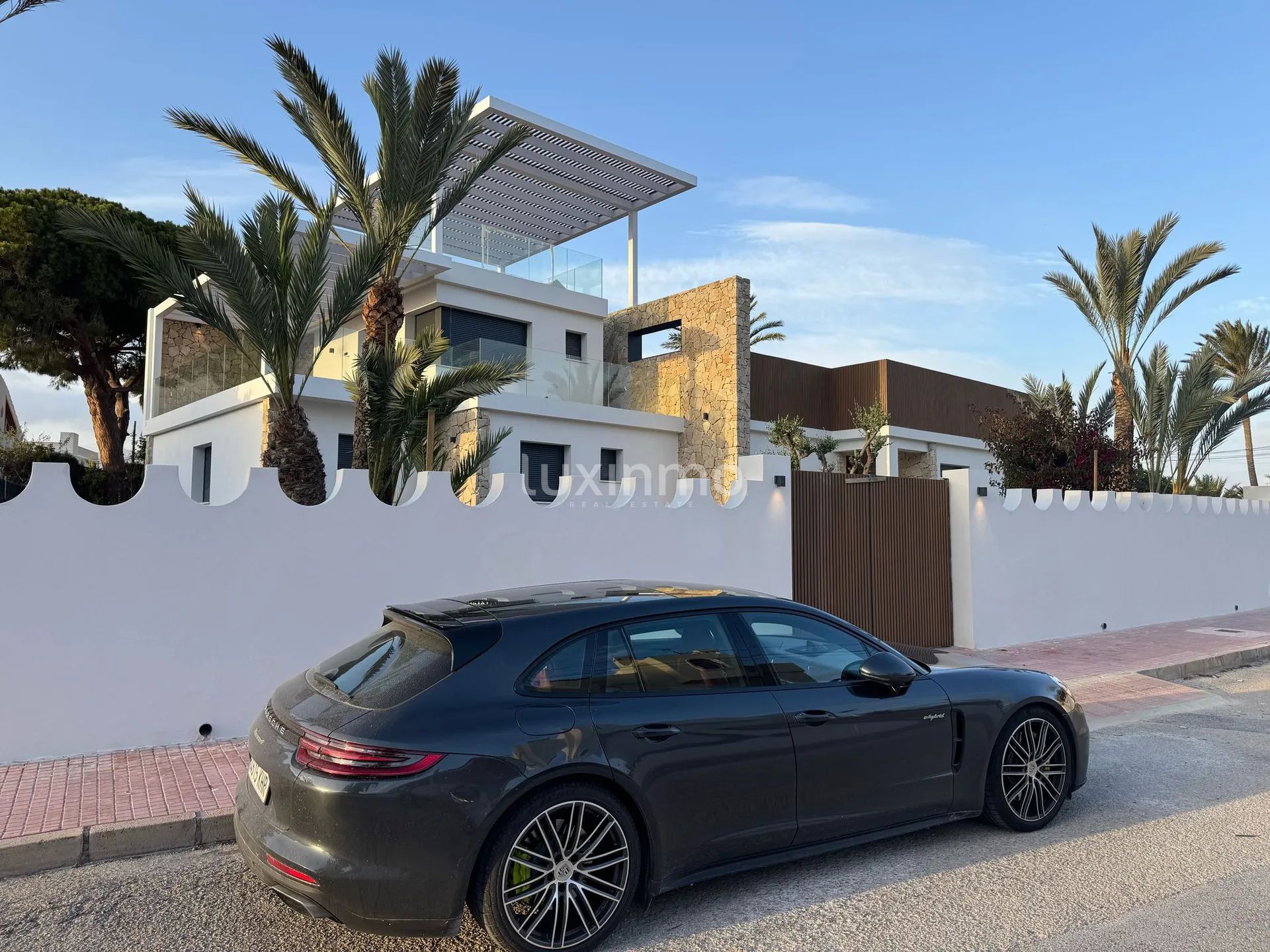 Charming Remodeled 5-Bedroom Detached House in Coveta Fumá — photo 16