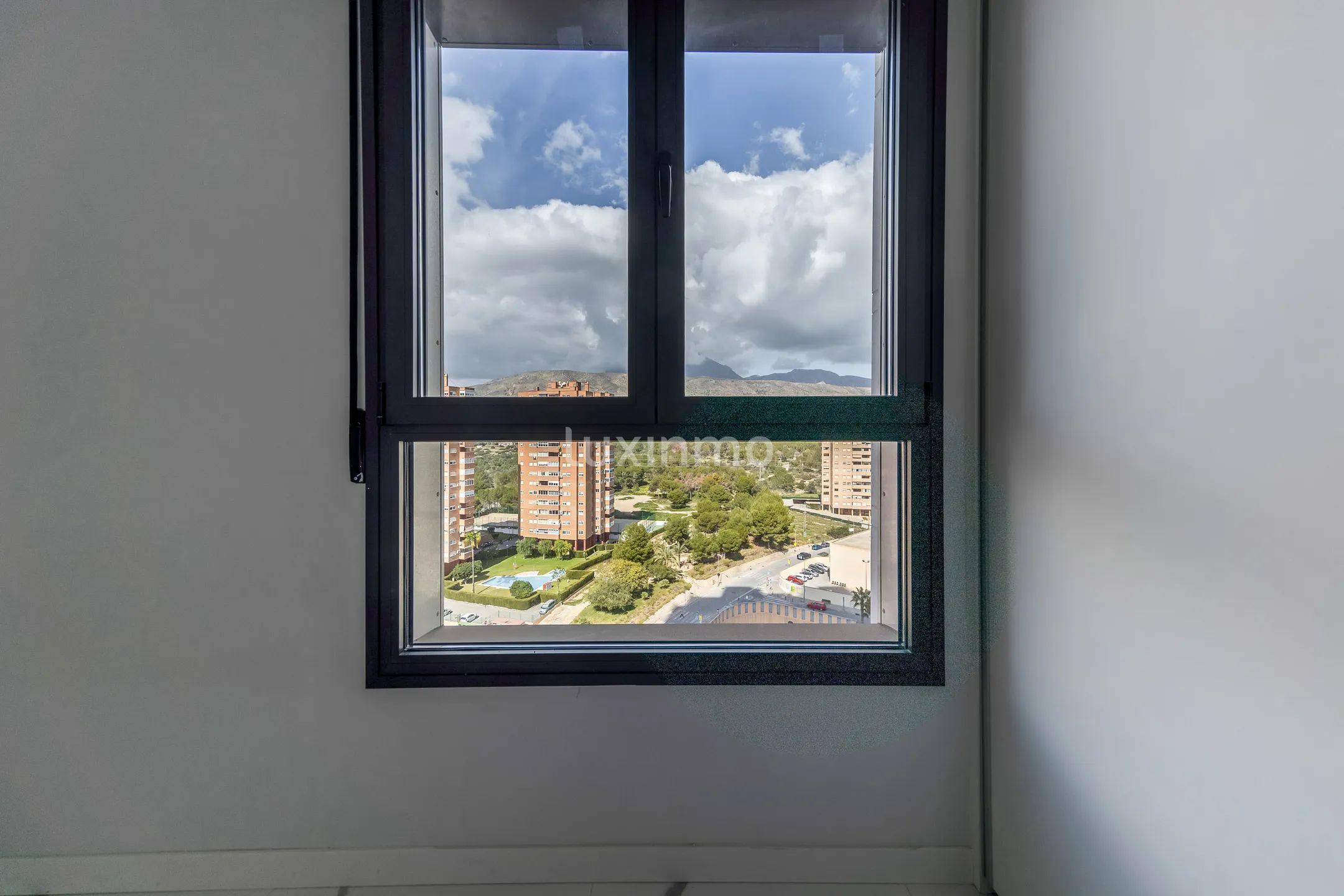 Modern appartement met 2 slaapkamers te koop met uitzicht op zee — photo 12