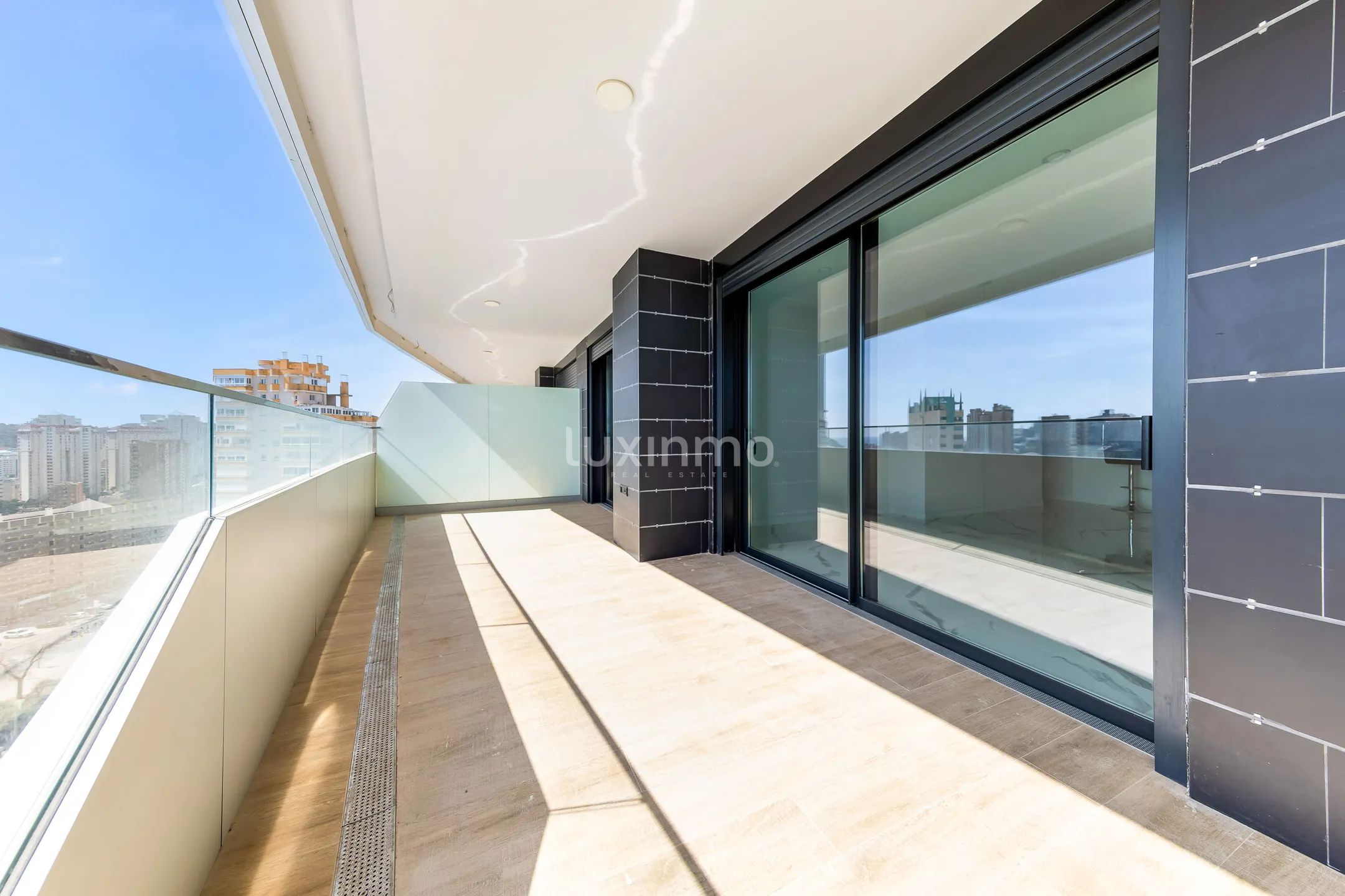 Modern appartement met 2 slaapkamers te koop met uitzicht op zee — photo 3