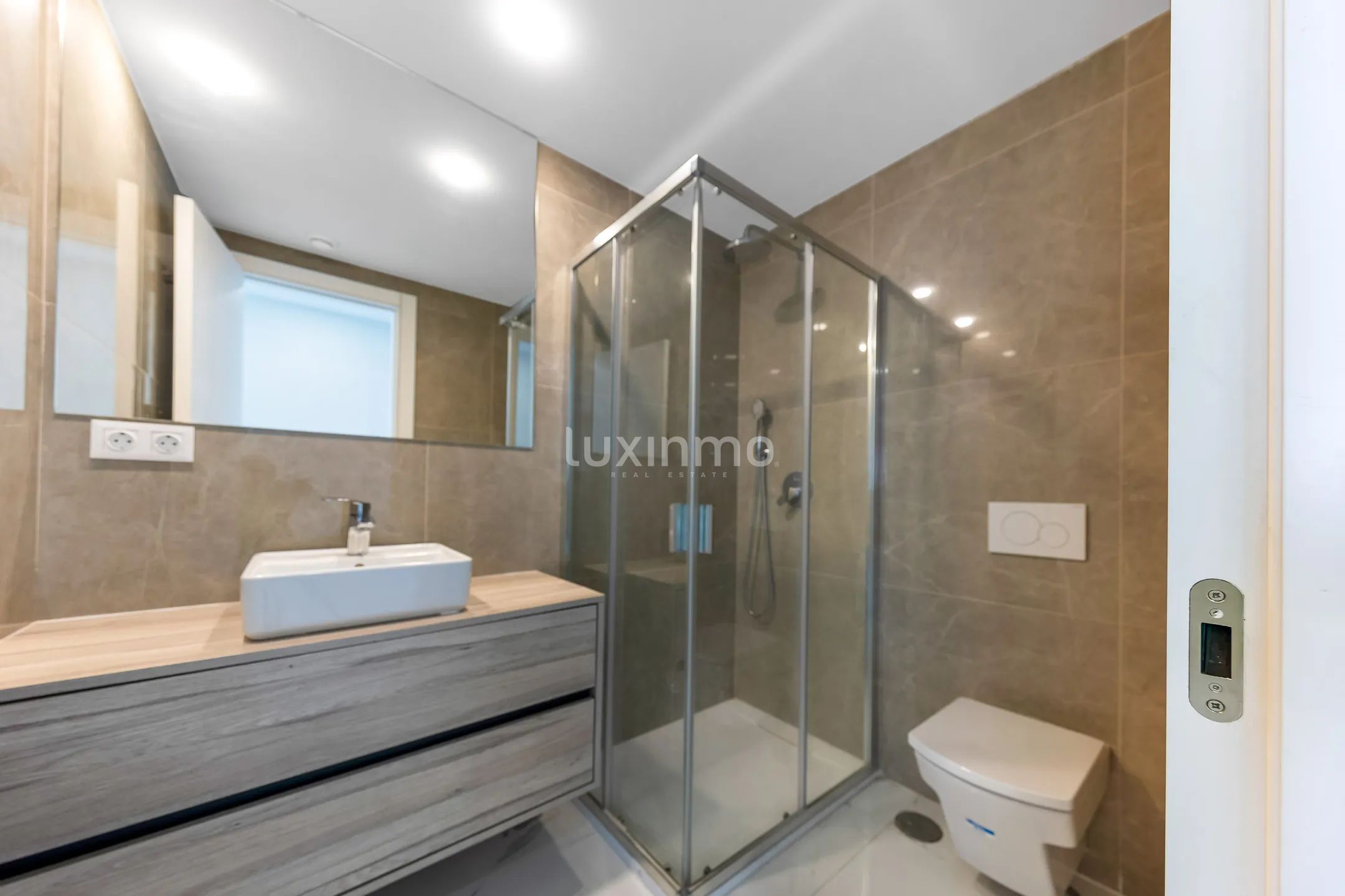 Modern appartement met 2 slaapkamers te koop met uitzicht op zee — photo 13