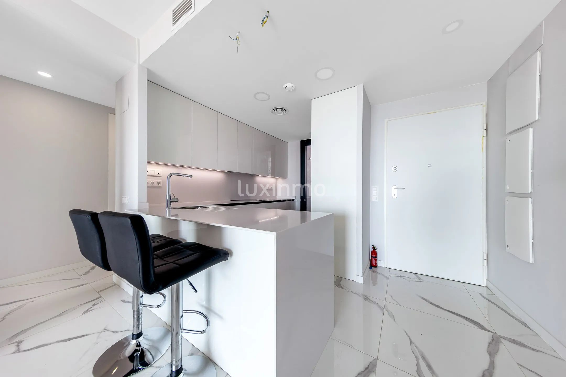 Modern appartement met 2 slaapkamers te koop met uitzicht op zee — photo 9