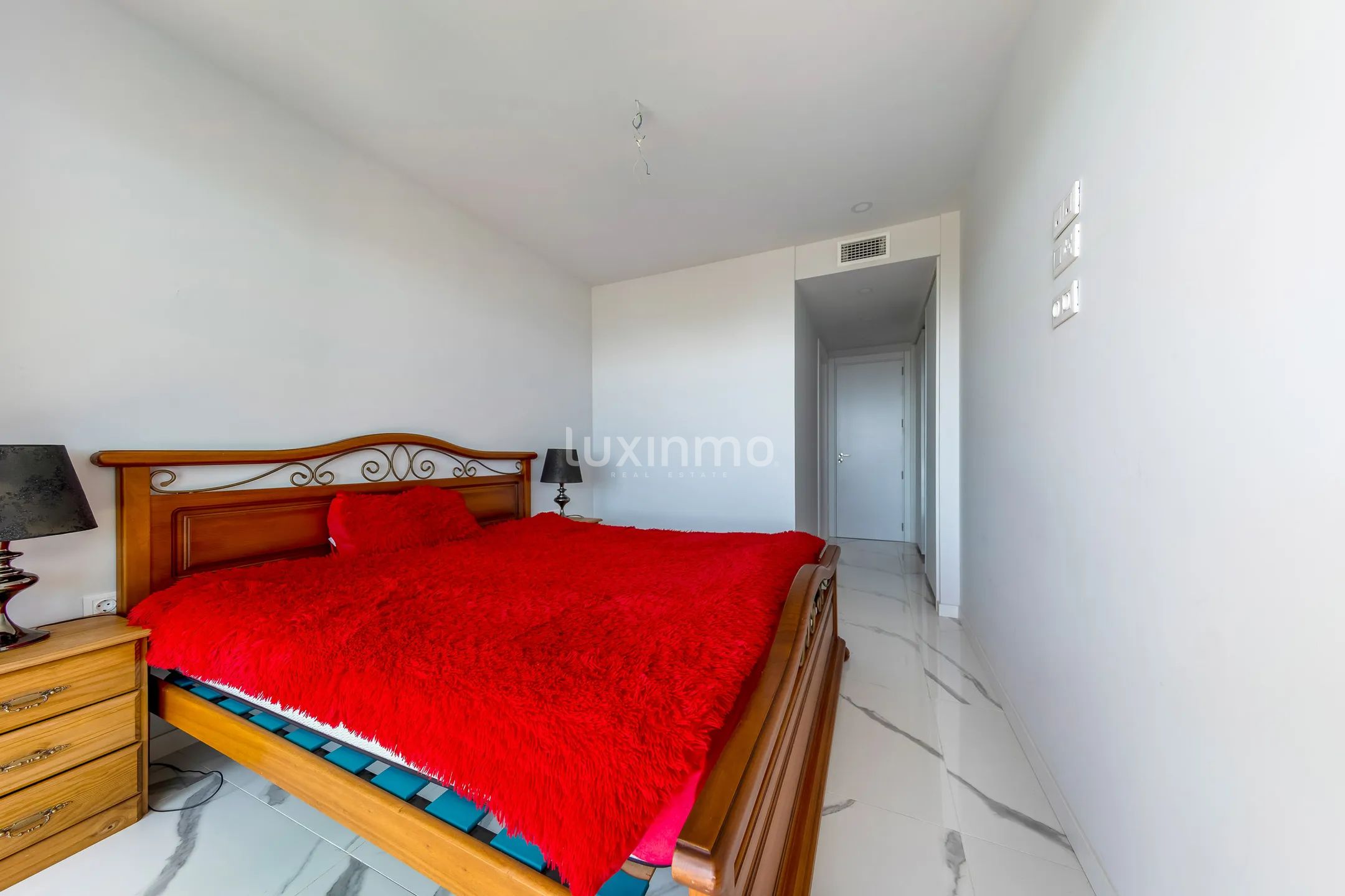 Modern appartement met 2 slaapkamers te koop met uitzicht op zee — photo 16