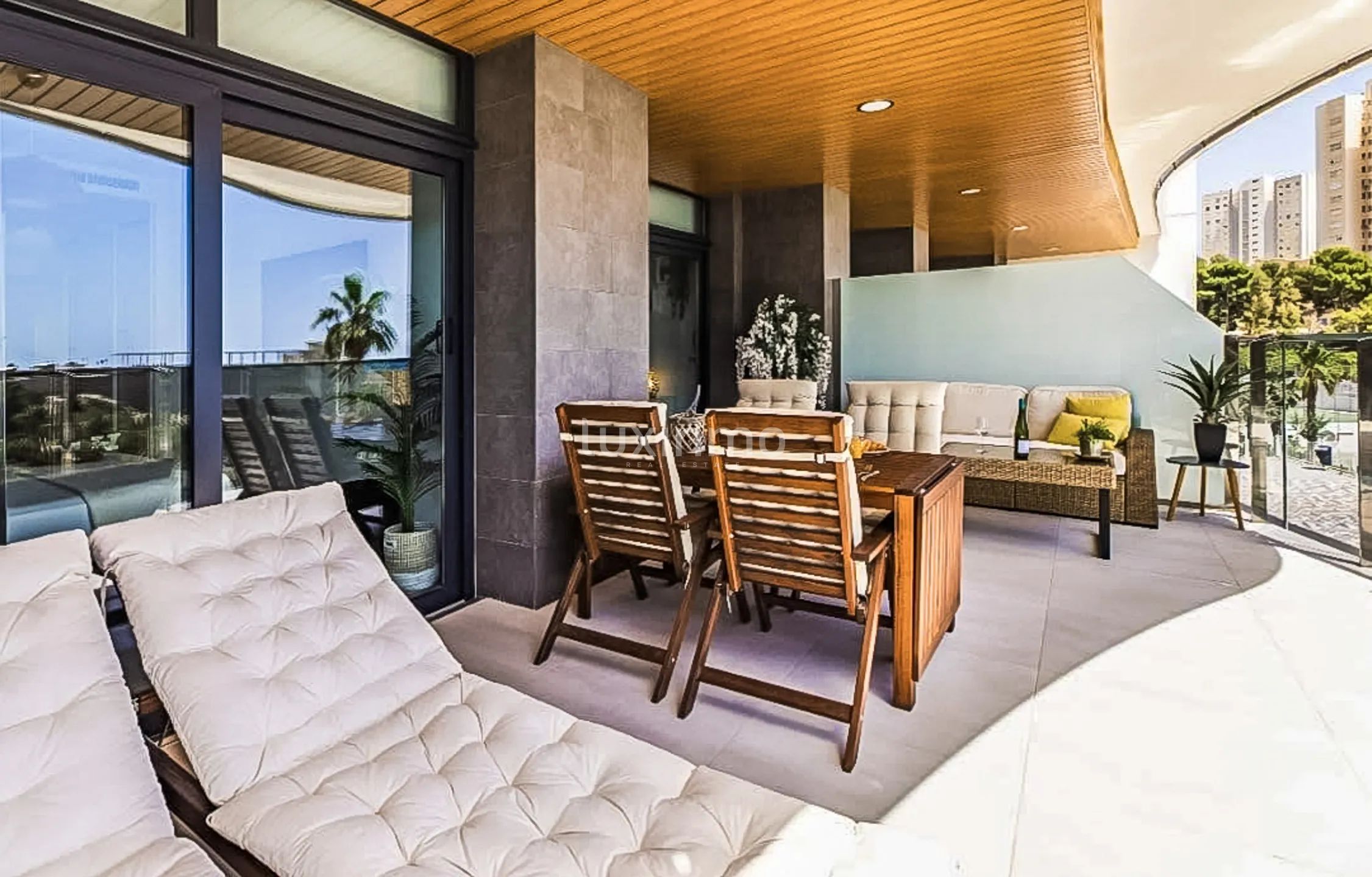 Oszałamiający nowoczesny apartament na sprzedaż w Playa de Poniente — photo 3