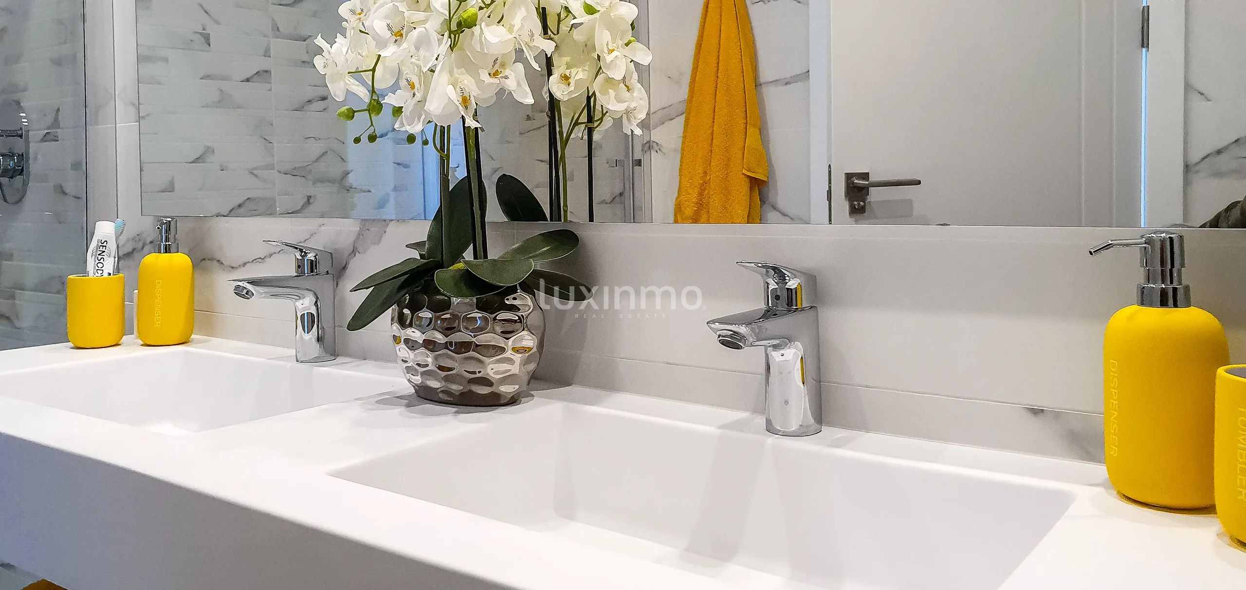 Oszałamiający nowoczesny apartament na sprzedaż w Playa de Poniente — photo 20