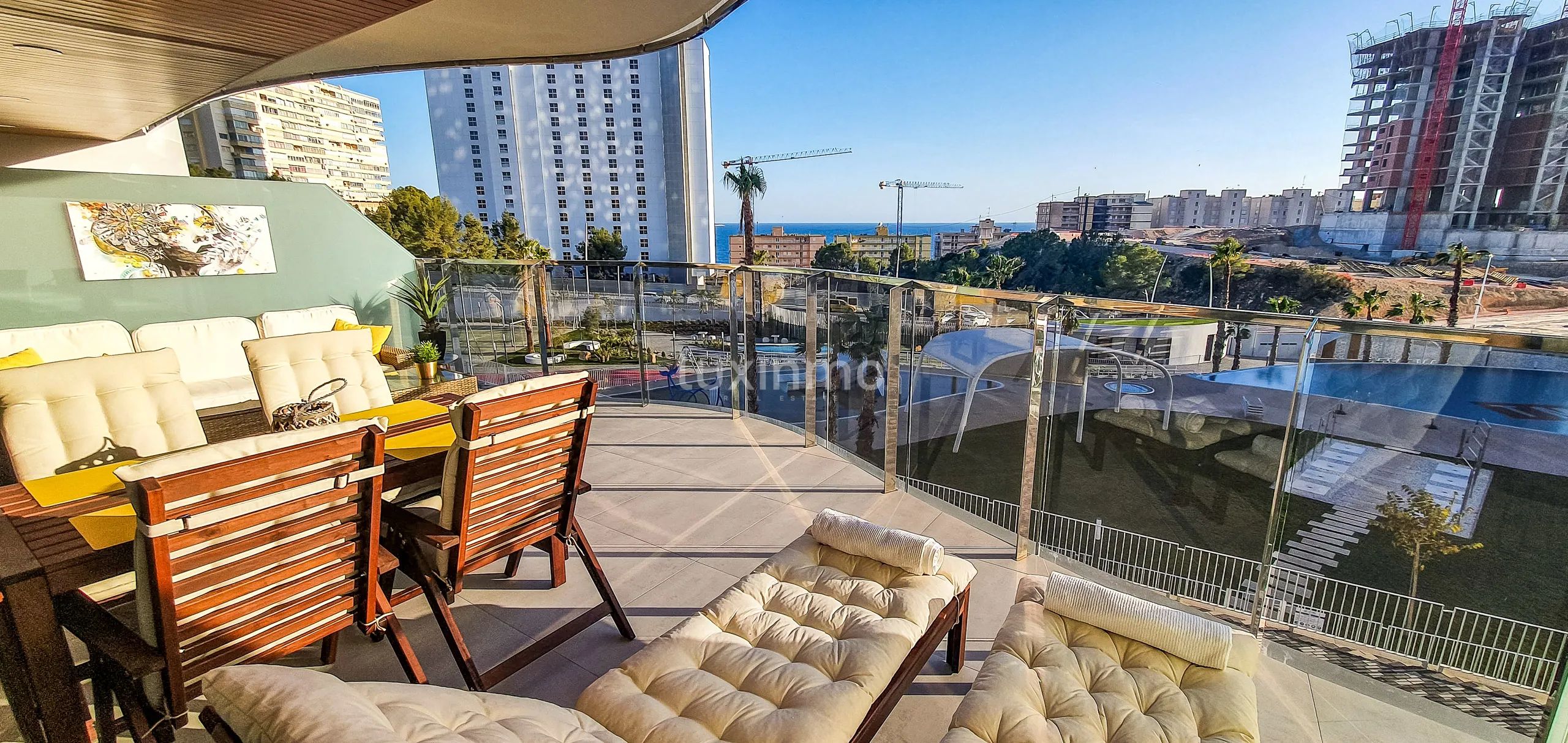 Oszałamiający nowoczesny apartament na sprzedaż w Playa de Poniente — photo 2