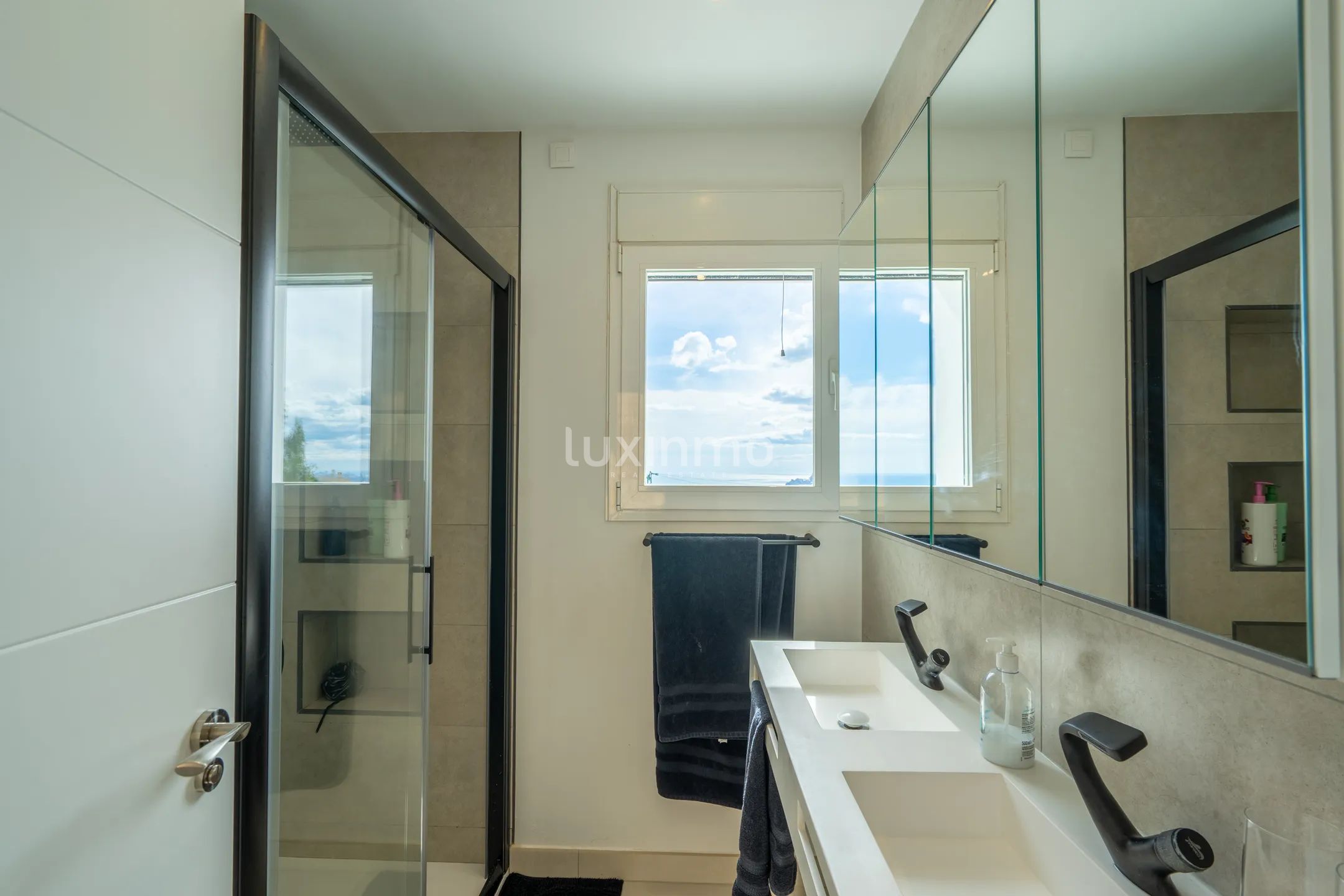 Villa with spectacular sea views for rent in Altea Hills — photo 18