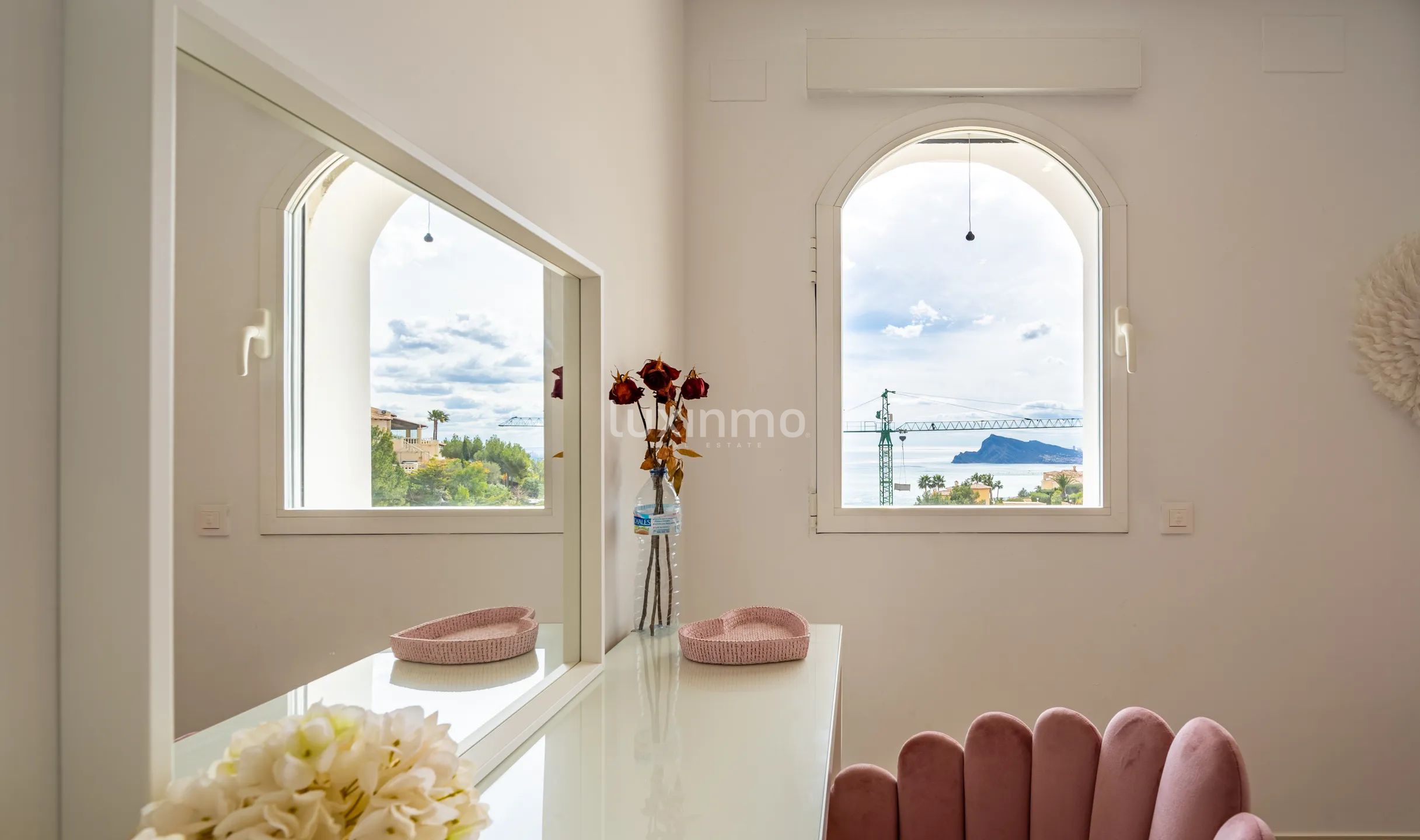 Villa with spectacular sea views for rent in Altea Hills — photo 13