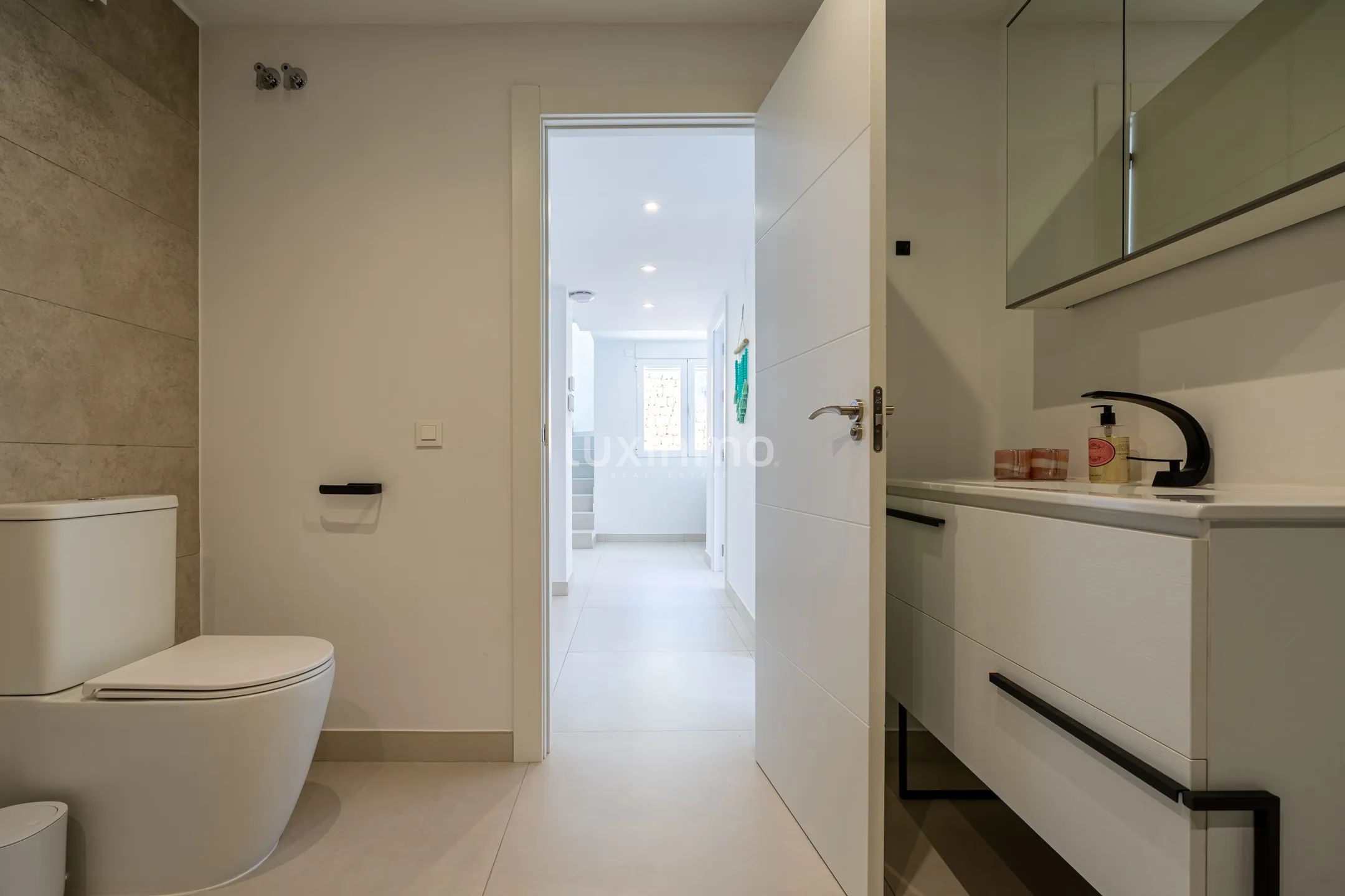 Villa with spectacular sea views for rent in Altea Hills — photo 31