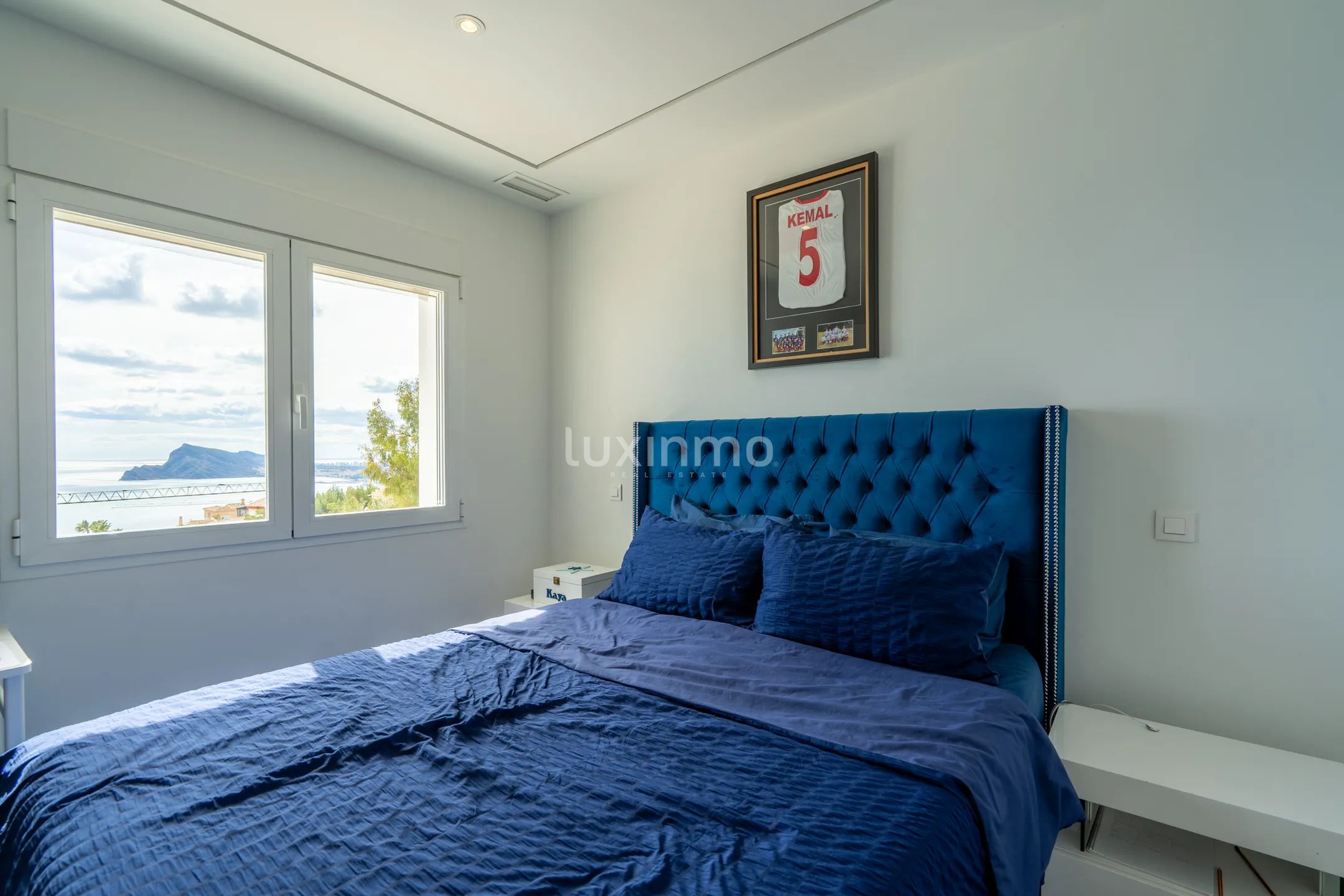 Villa with spectacular sea views for rent in Altea Hills — photo 33
