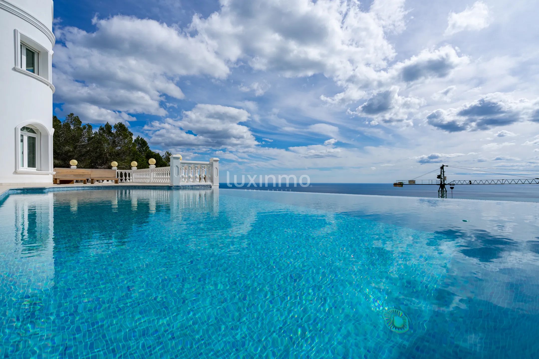 Villa mit spektakulärem Meerblick in Altea Hills zu vermieten — photo 2