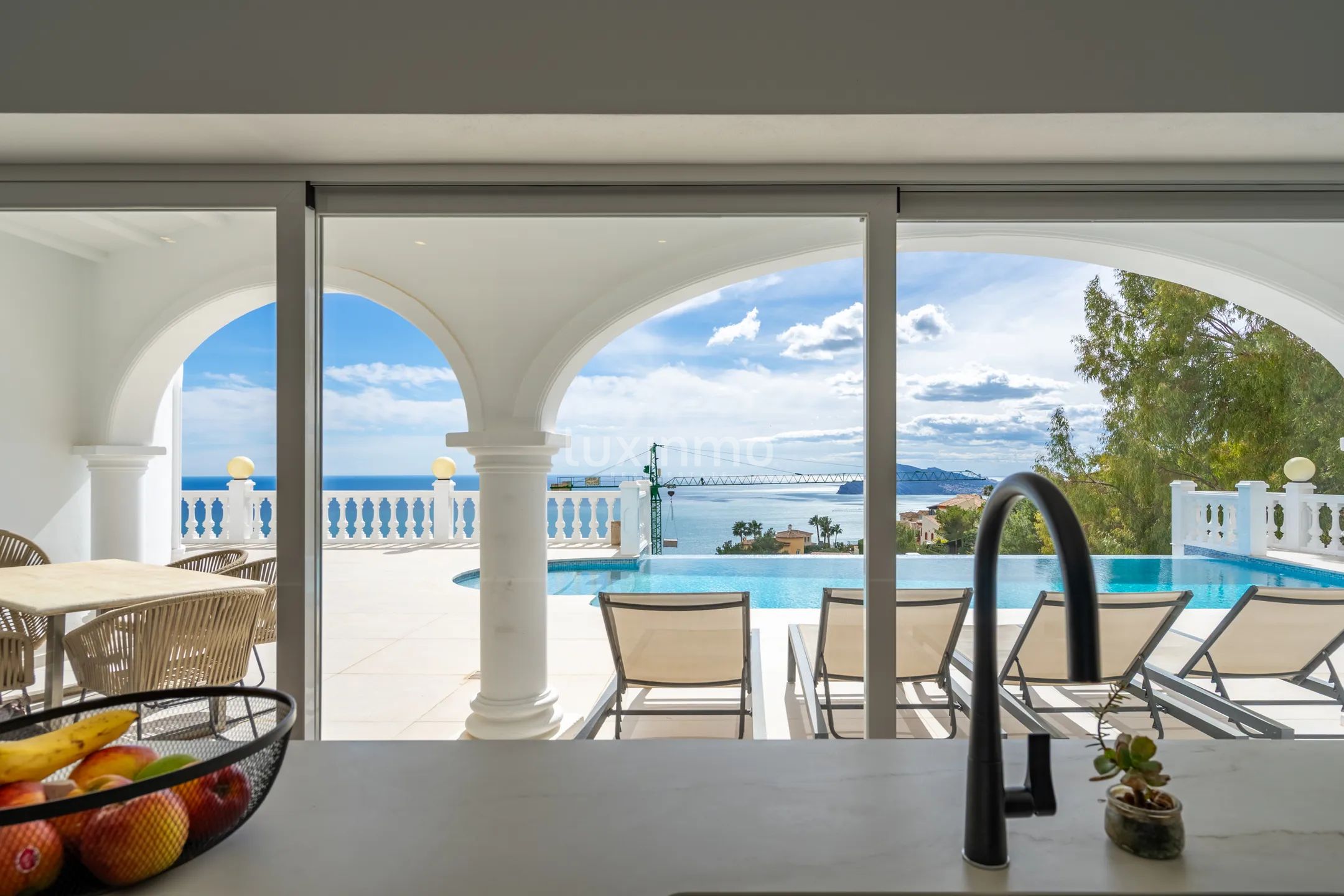 Villa mit spektakulärem Meerblick in Altea Hills zu vermieten — photo 5