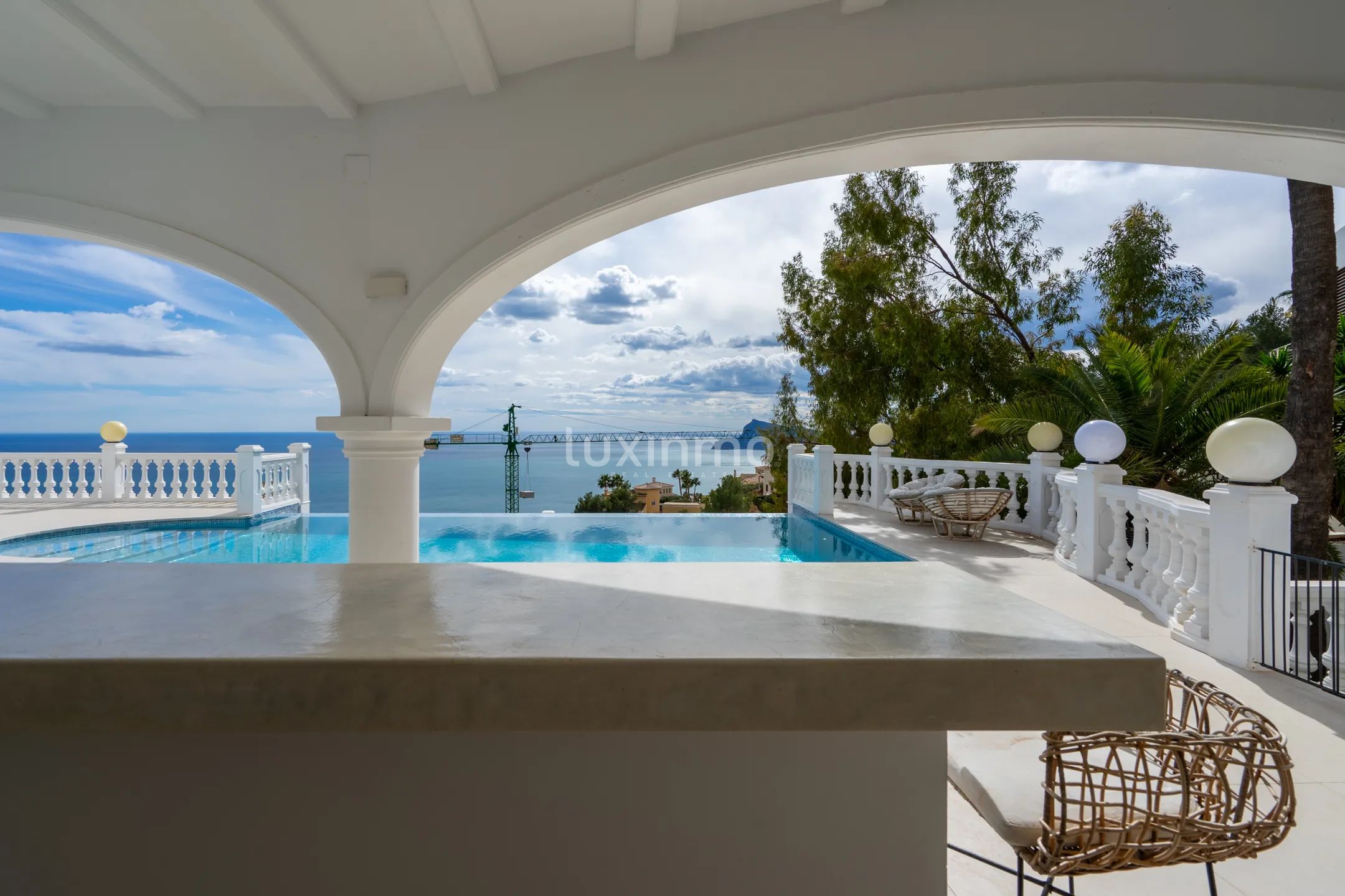 Villa with spectacular sea views for rent in Altea Hills — photo 44