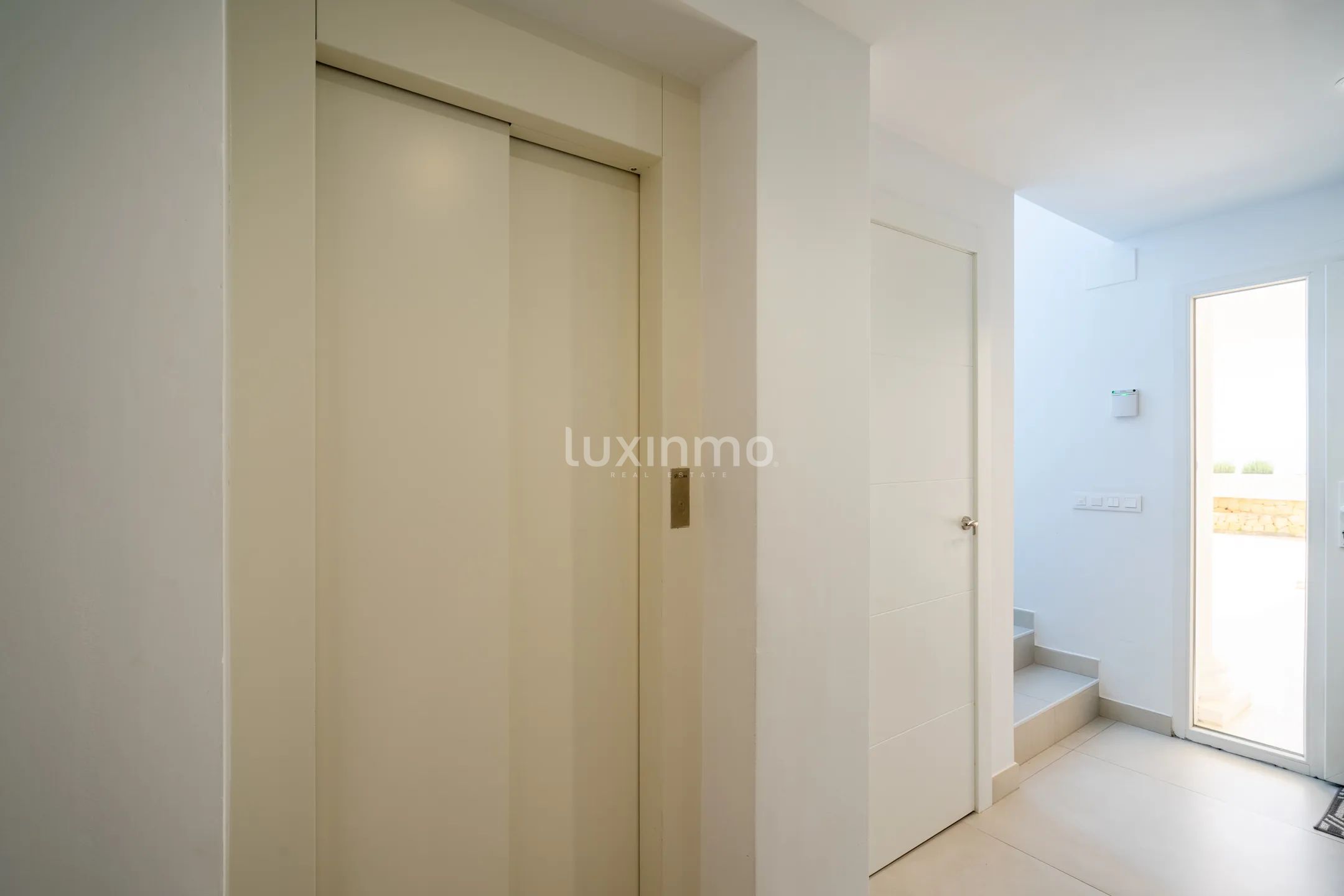 Villa with spectacular sea views for rent in Altea Hills — photo 41