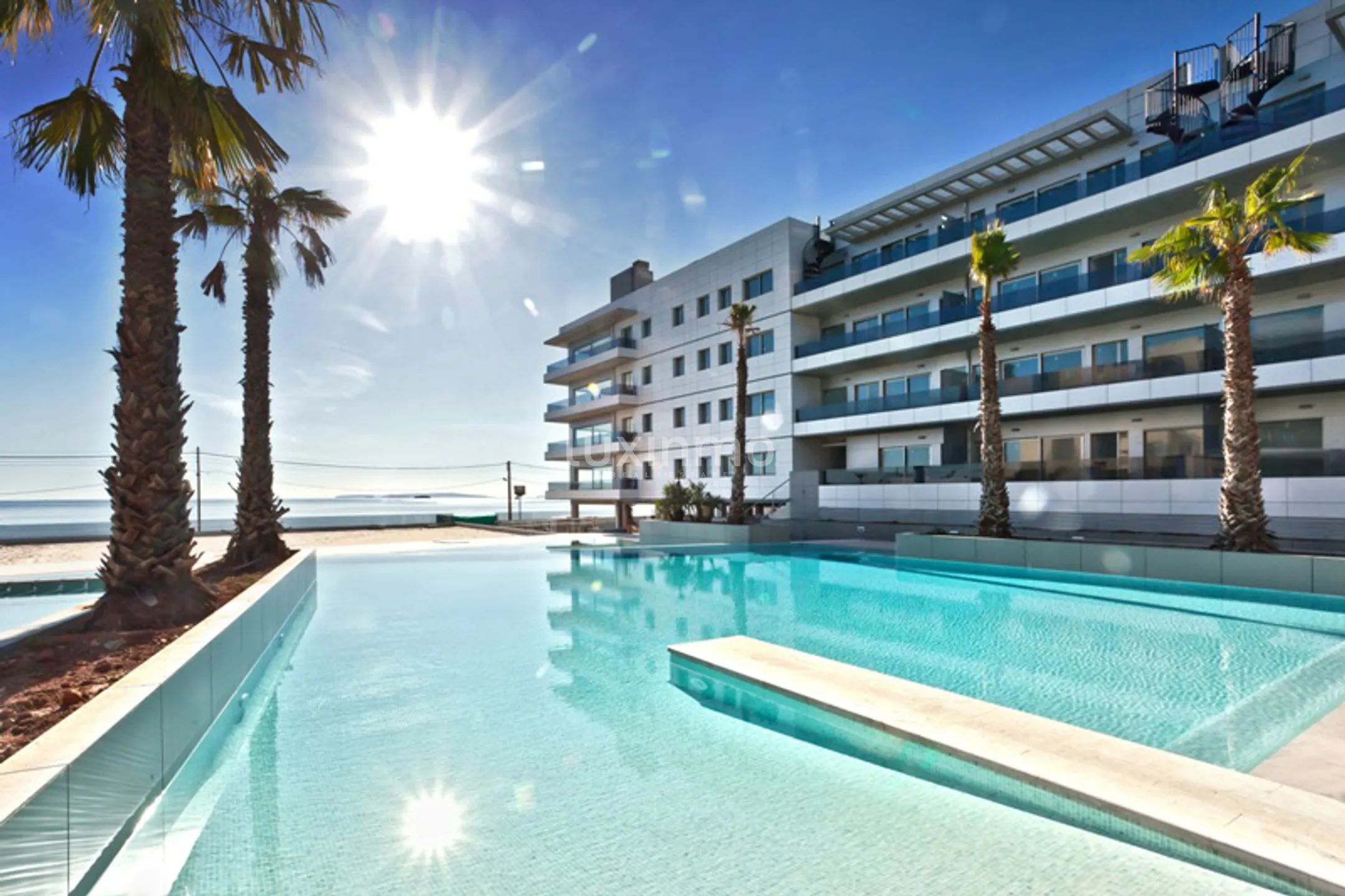 Luxuriöses Penthouse in erster Reihe im Royal Beach Building