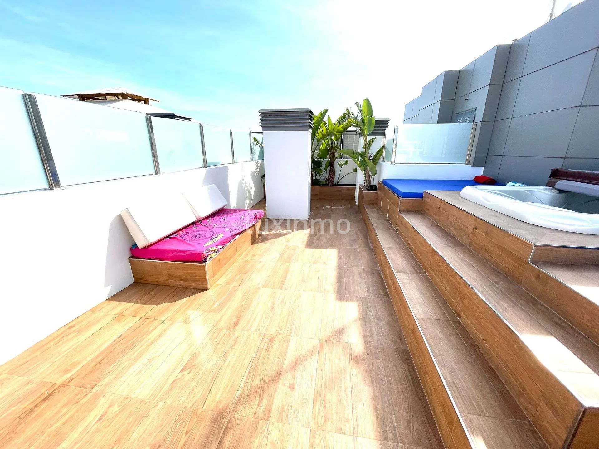 Luxurious Frontline Penthouse in Royal Beach Building — photo 11