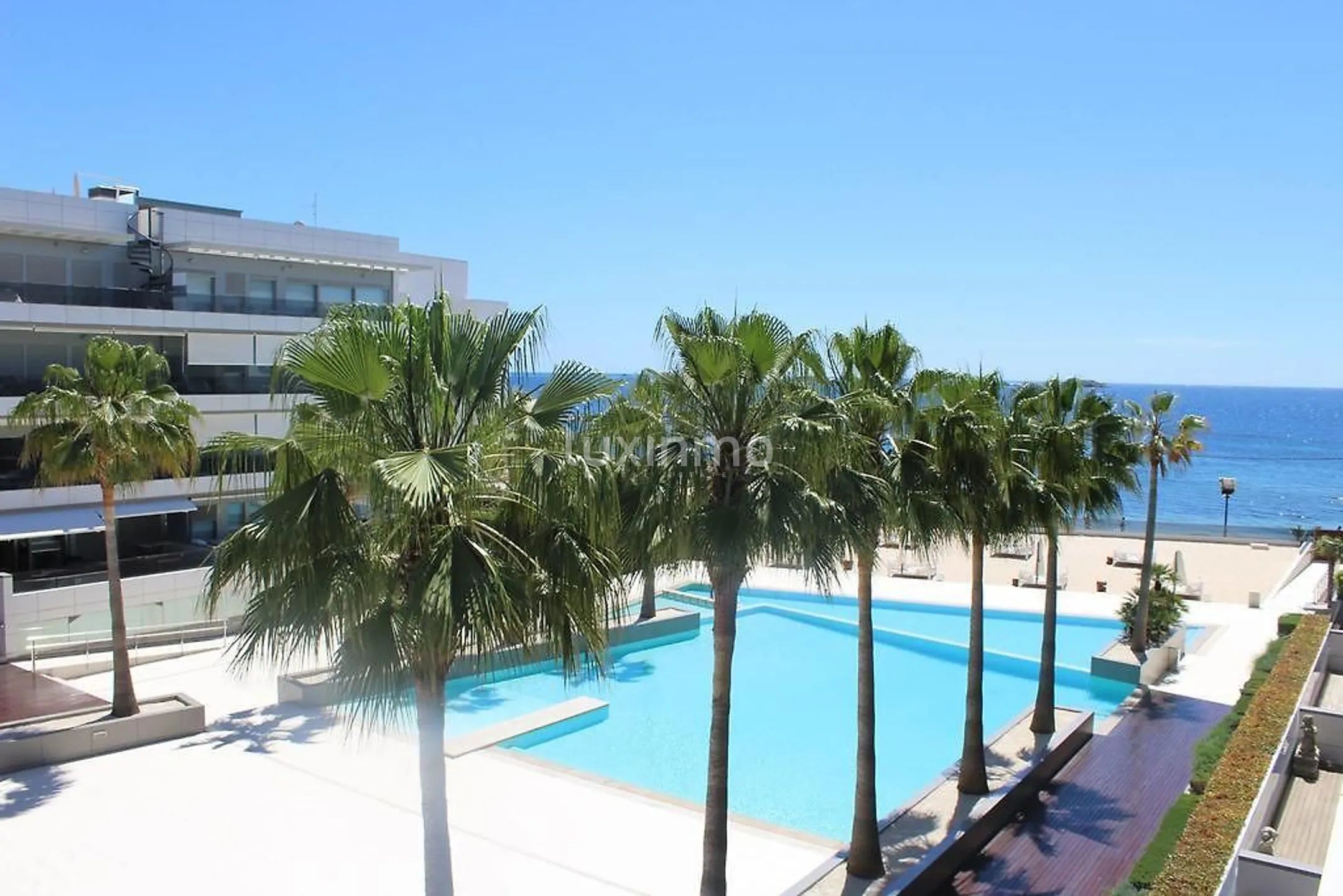 Роскошный пентхаус на первой линии в здании Royal Beach — photo 28