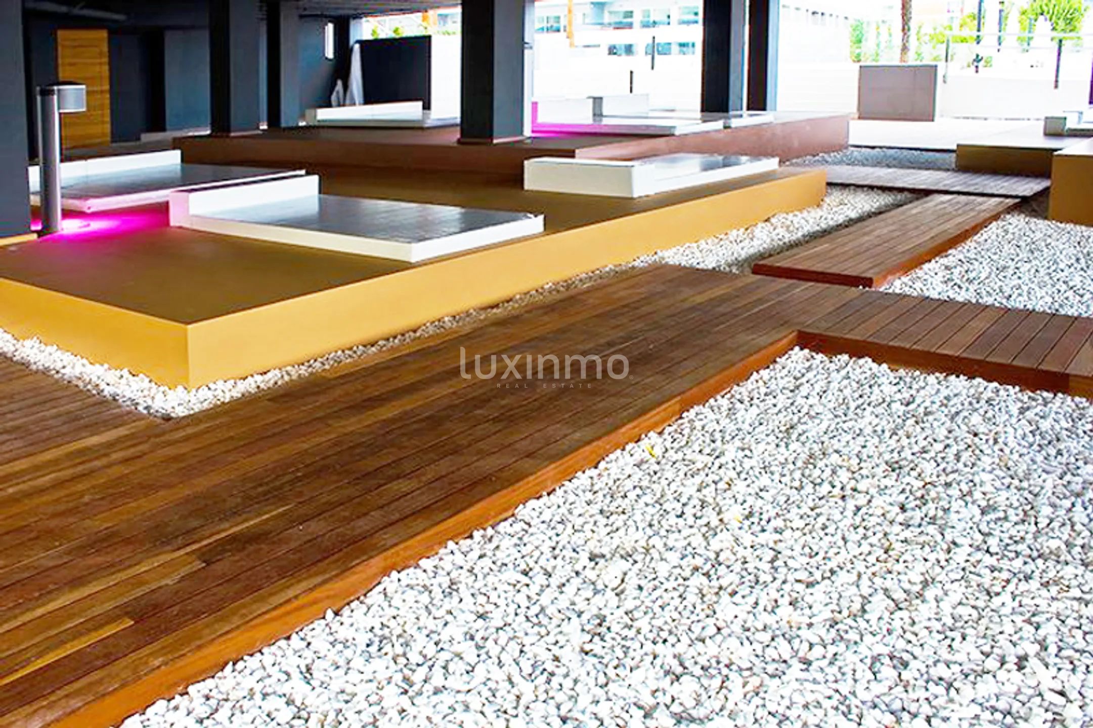 Luxurious Frontline Penthouse in Royal Beach Building — photo 9