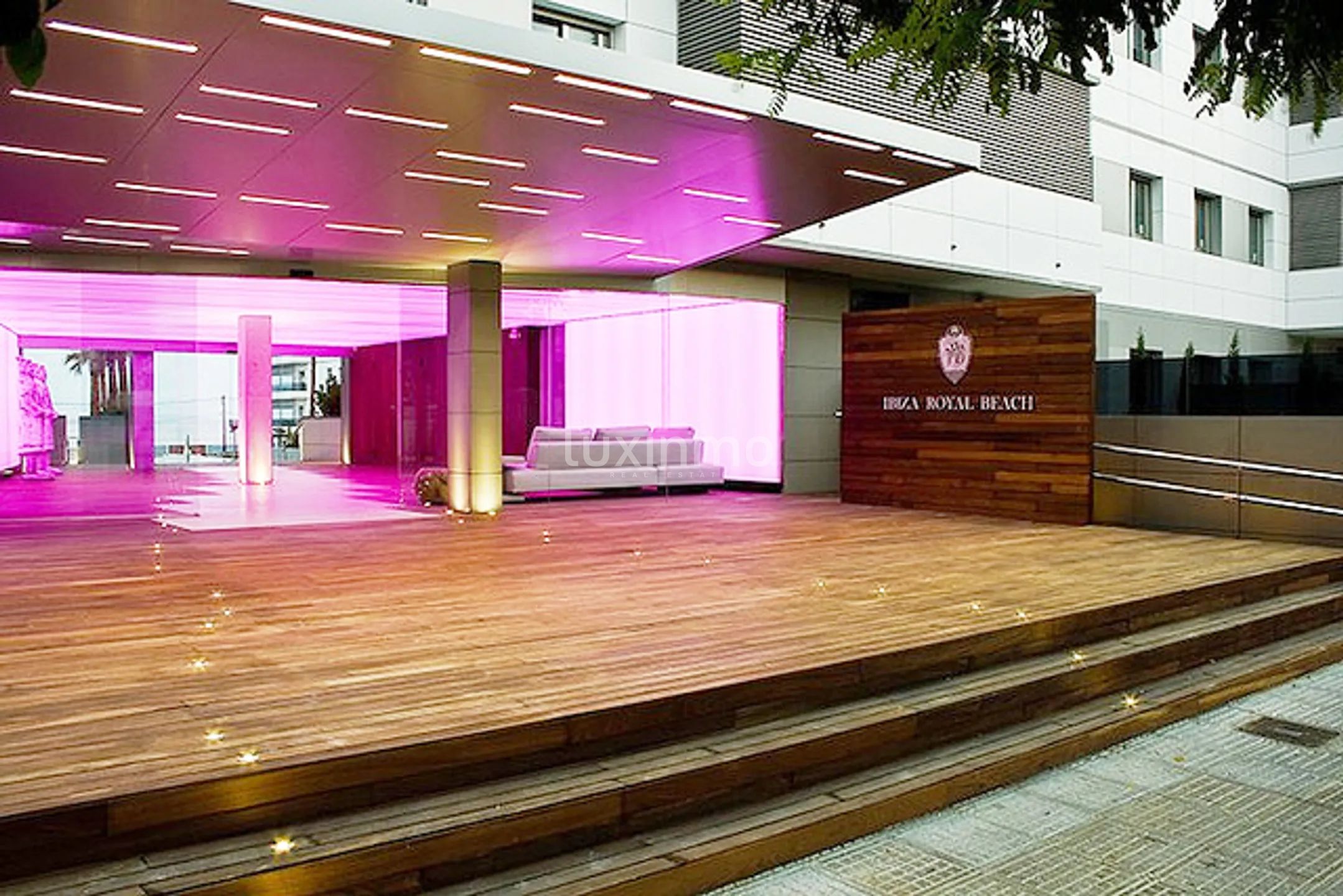 Luxurious Frontline Penthouse in Royal Beach Building — photo 8