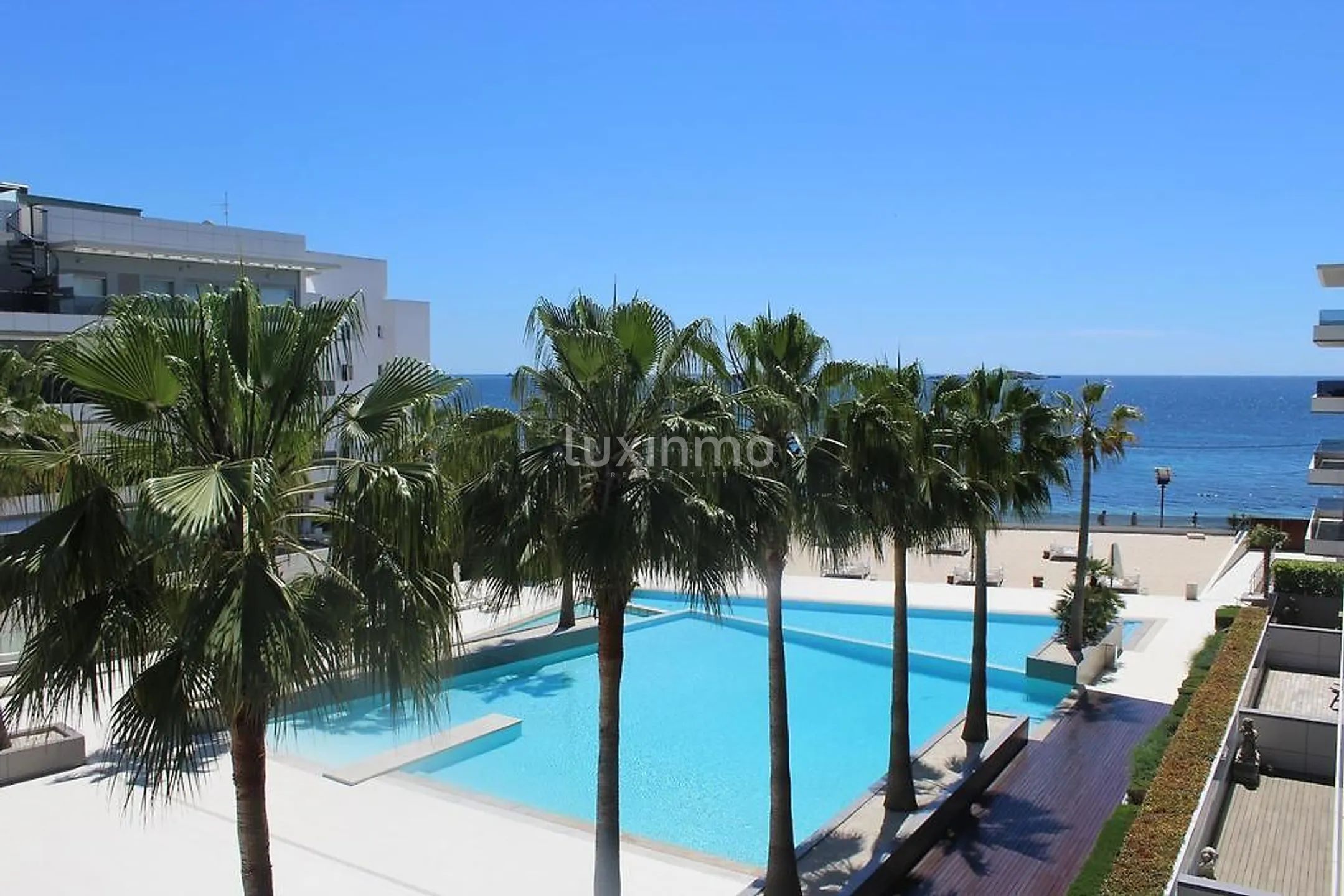 Luxurious Frontline Penthouse in Royal Beach Building — photo 6