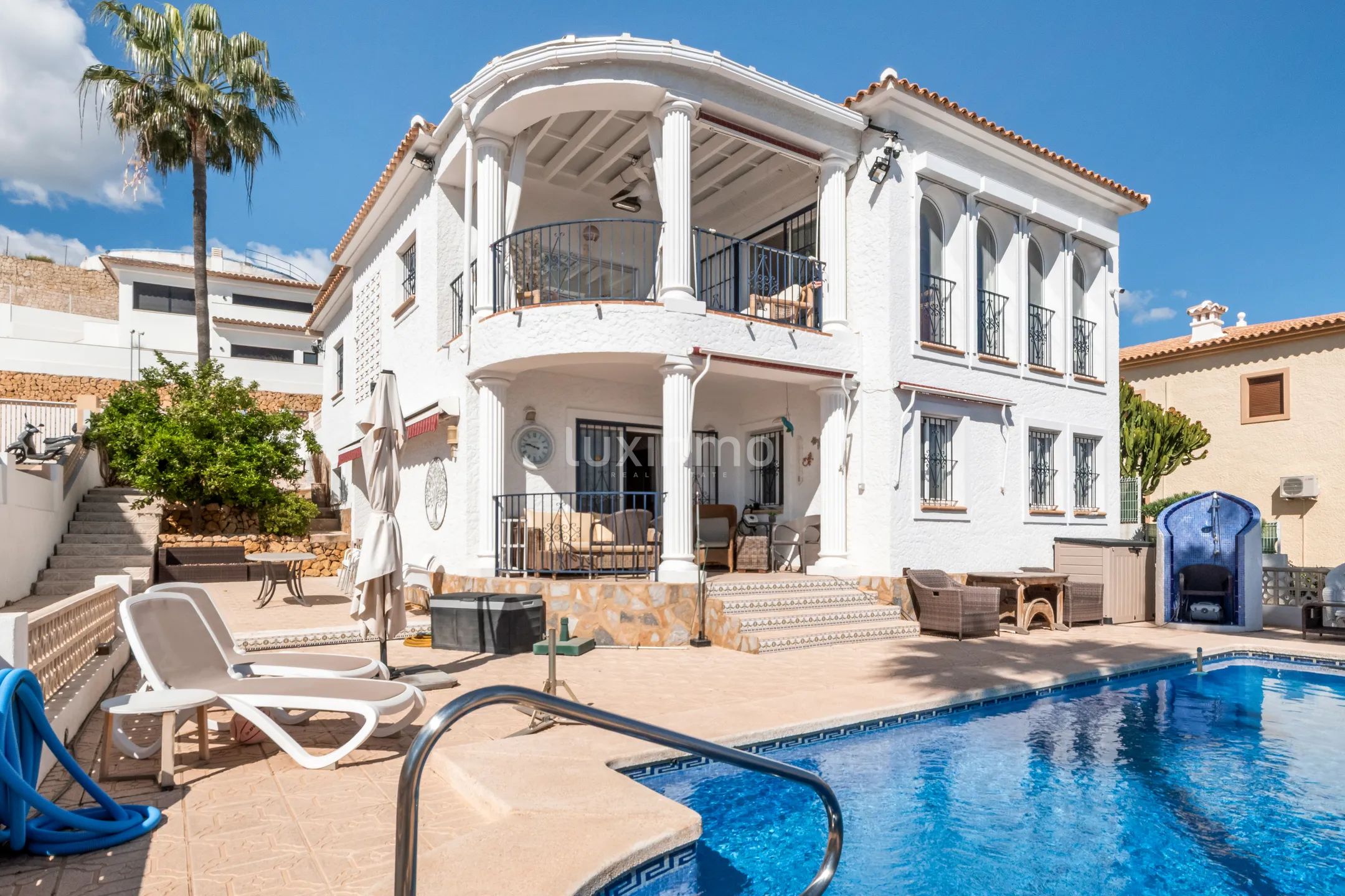 Impresionante villa con vistas al mar y montaña La Nucia — photo 1