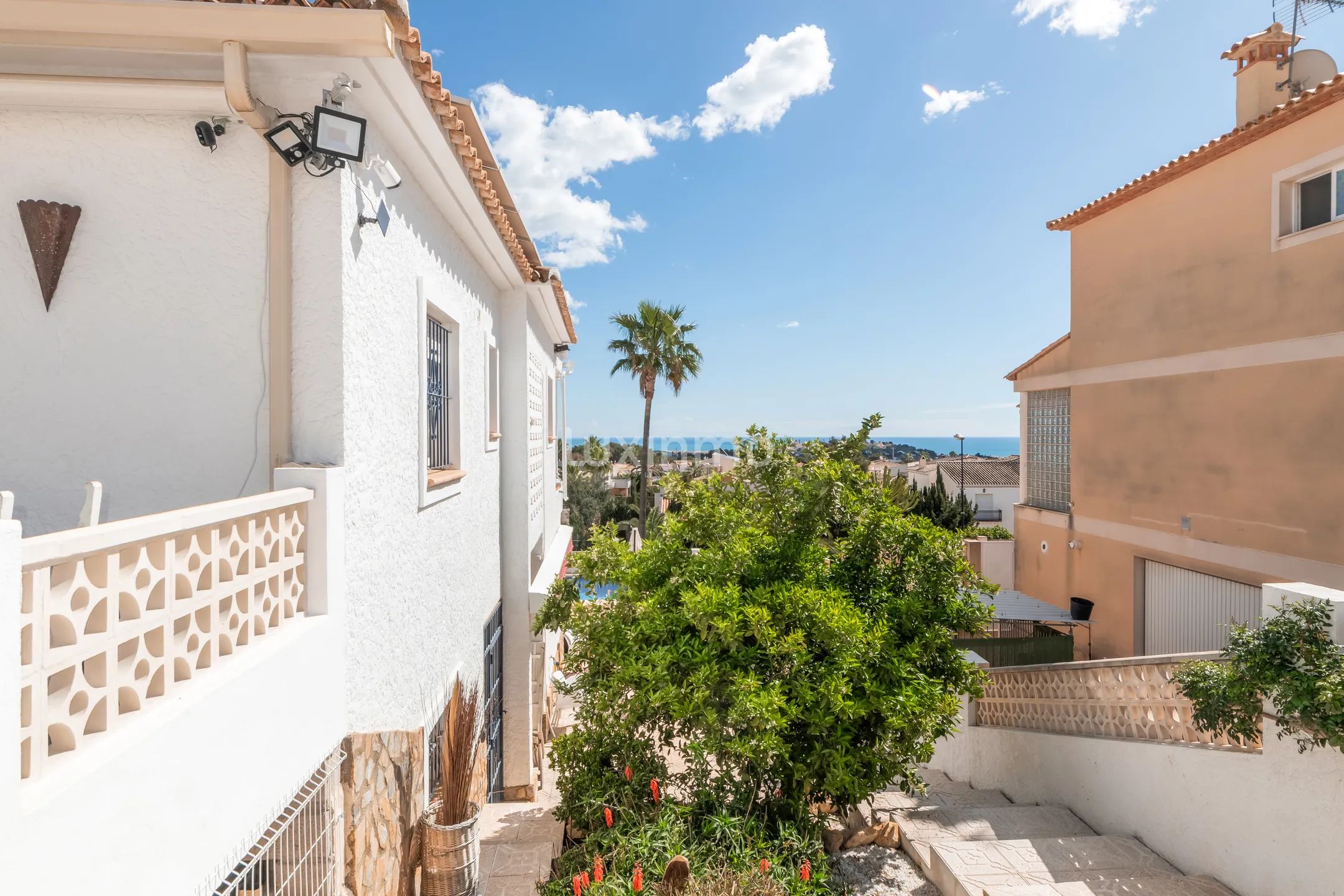 Impresionante villa con vistas al mar y montaña La Nucia — photo 28