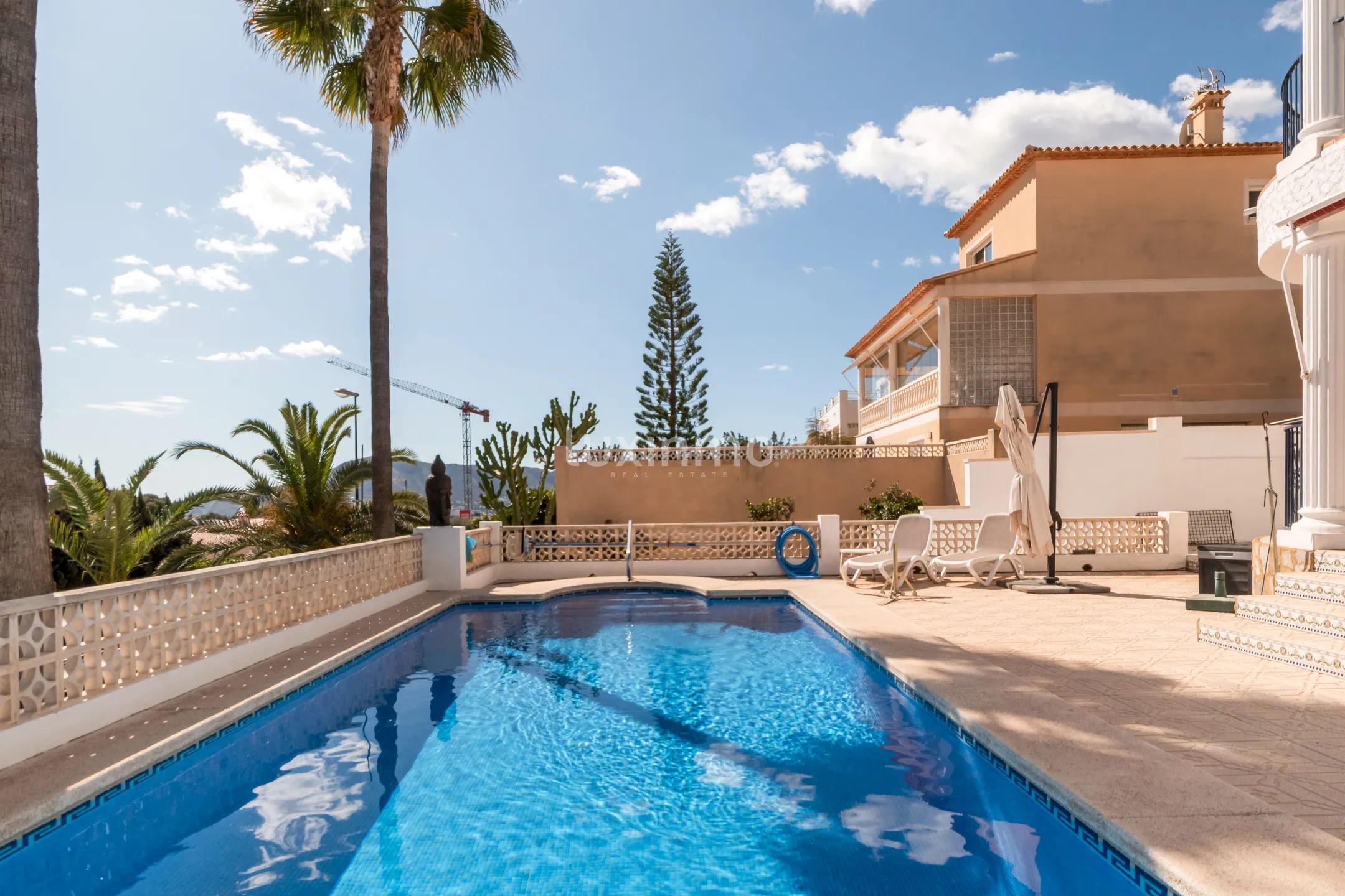 Impresionante villa con vistas al mar y montaña La Nucia — photo 11
