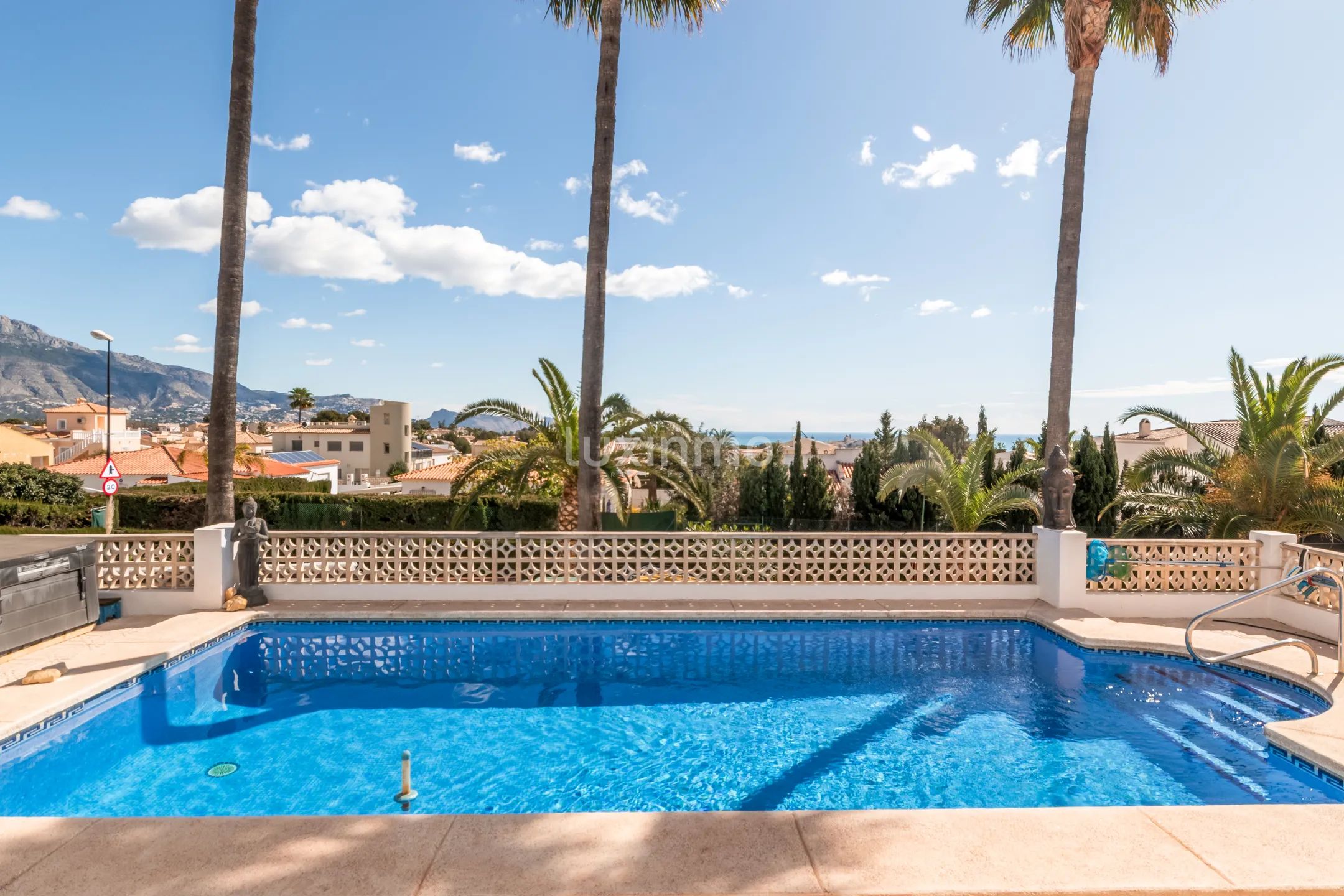 Impresionante villa con vistas al mar y montaña La Nucia — photo 8