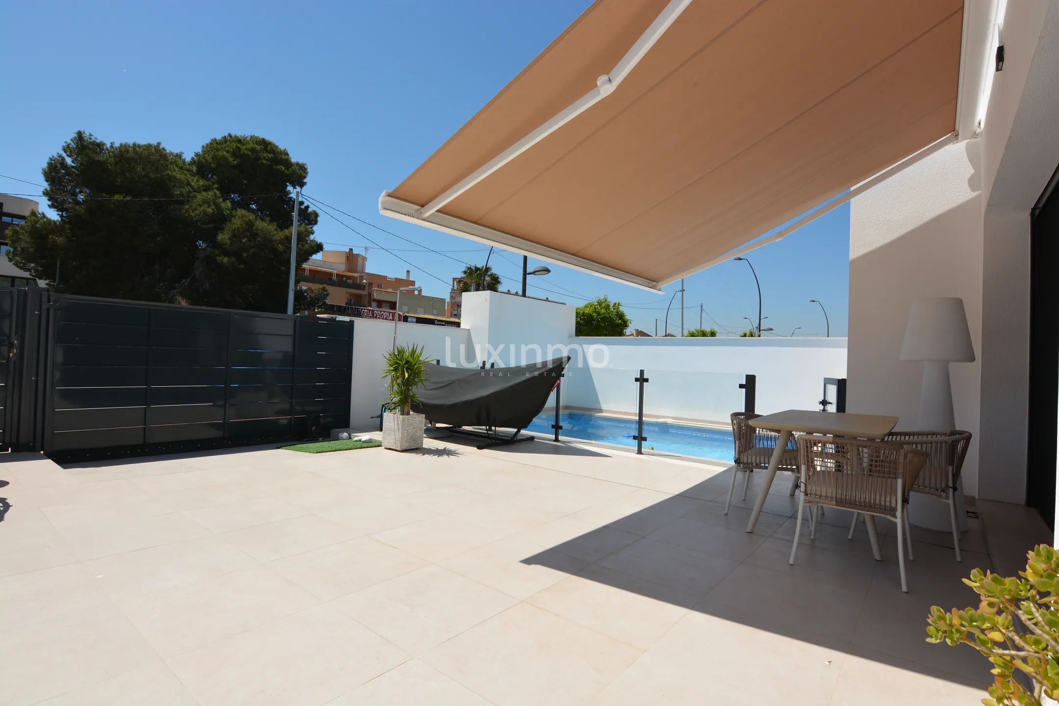 Charming 3-Bedroom Detached House with Pool in Formentera del Segura — photo 11