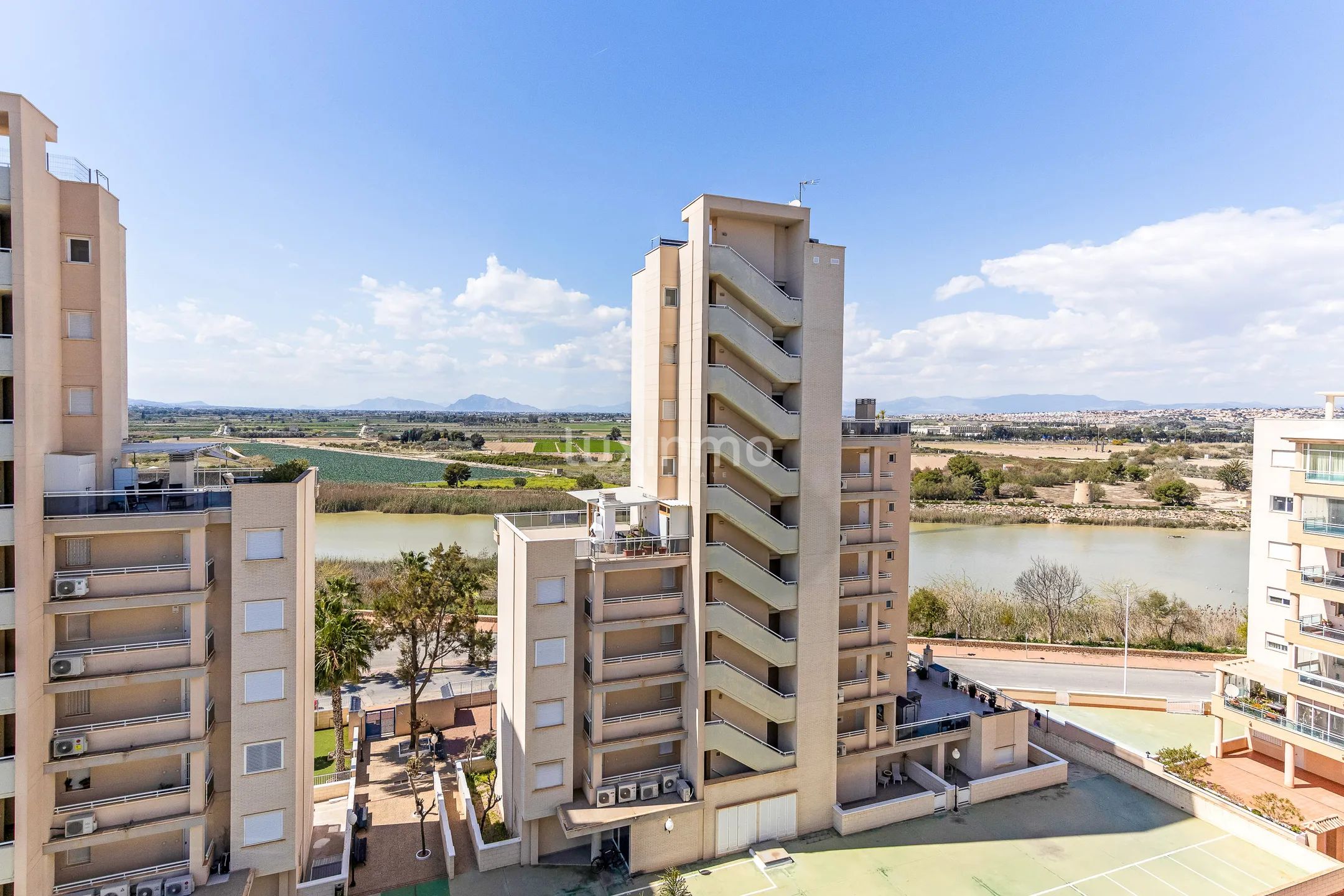 Front line sea duplex Penthouse in Guardamar for sale — photo 32
