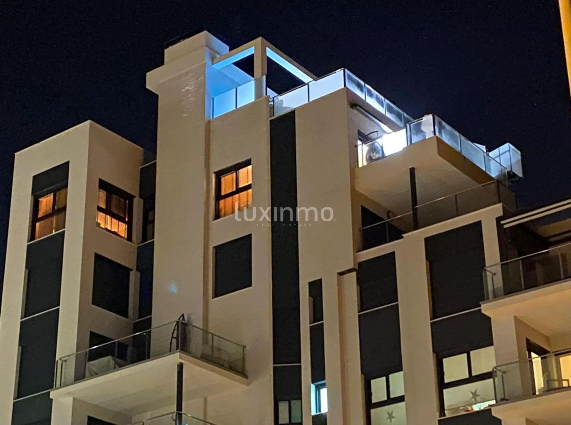 Front line sea duplex Penthouse in Guardamar for sale — photo 35