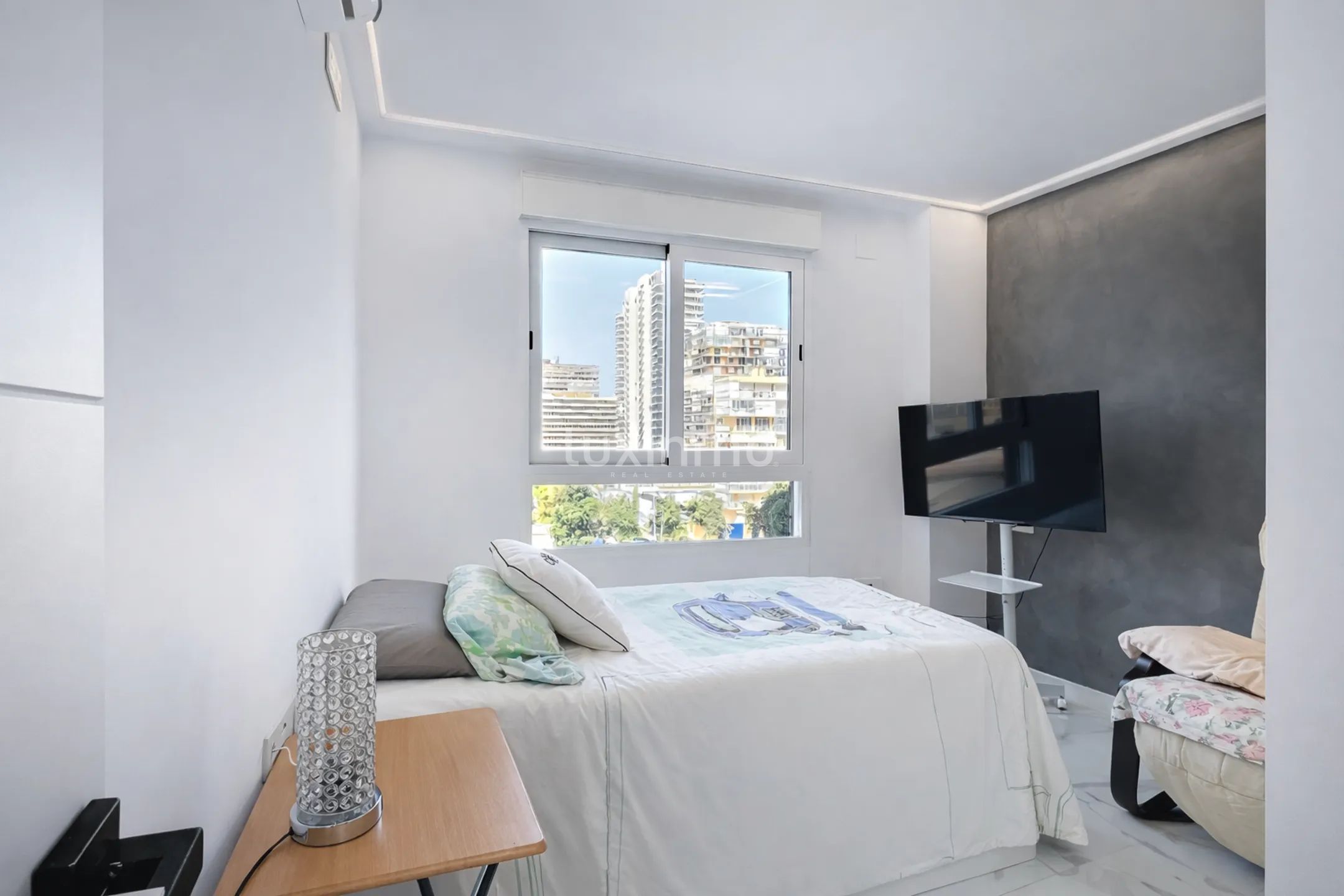 Completely refurbished 5 bedroom flat in Playa de San Juan — photo 12