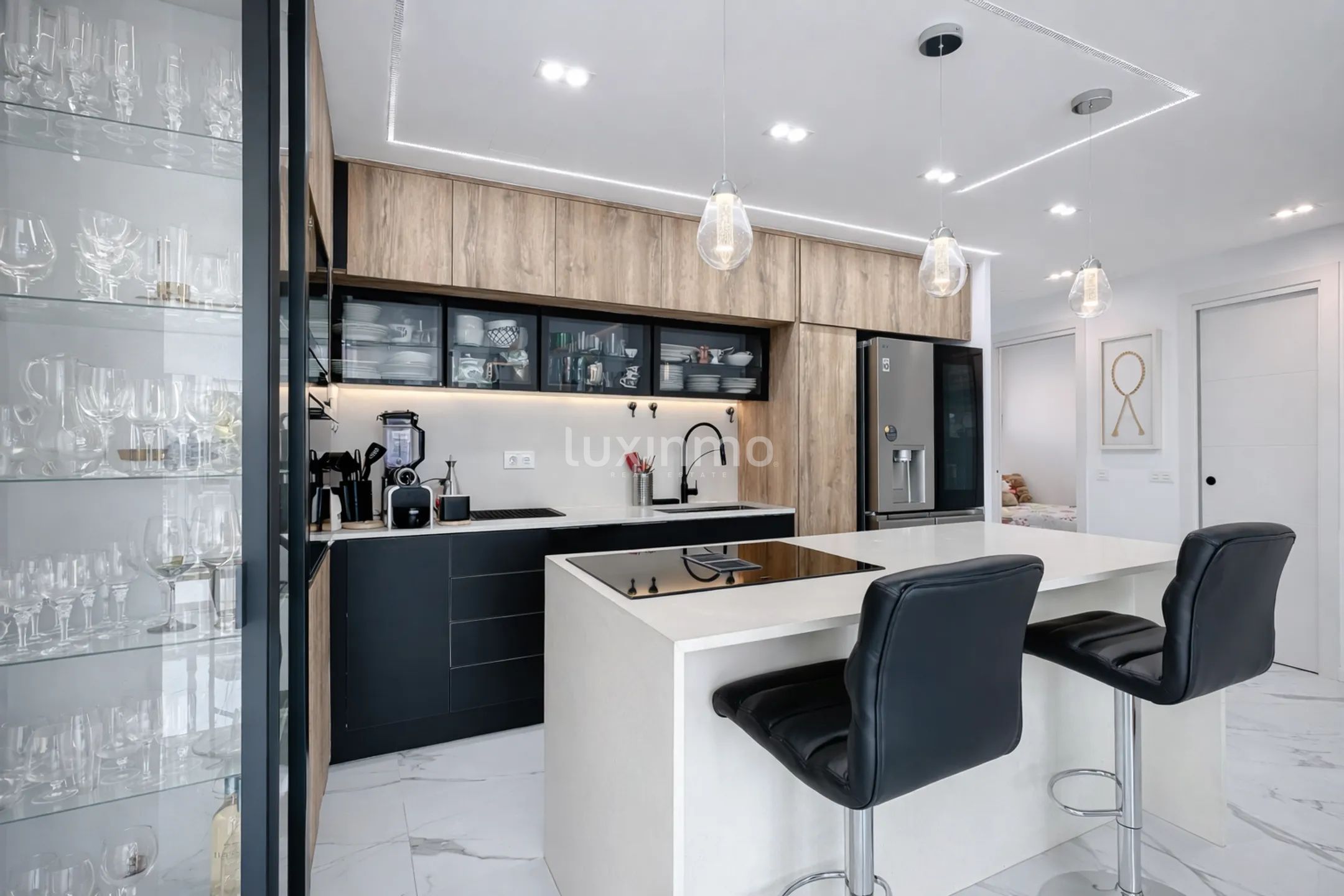 Completely refurbished 5 bedroom flat in Playa de San Juan — photo 14