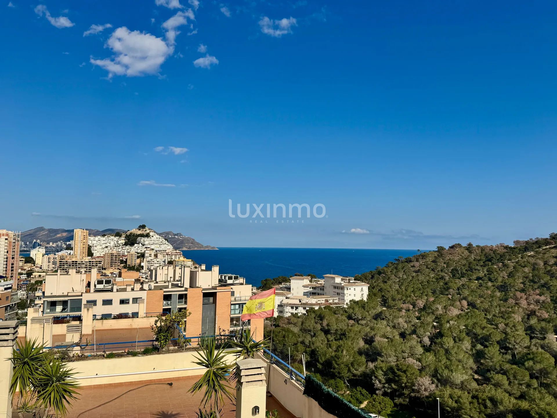 Modern penthouse met dakterras