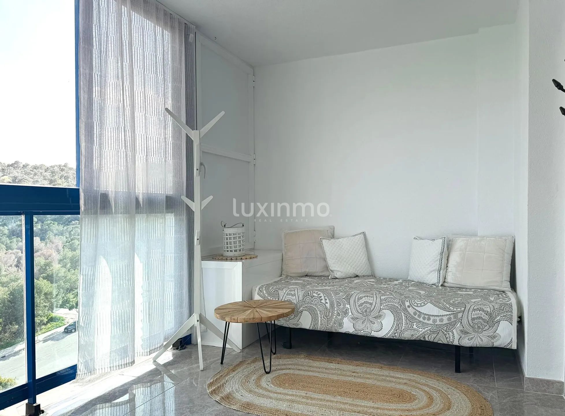 Modern Penthouse with Rooftop Terrace — photo 7