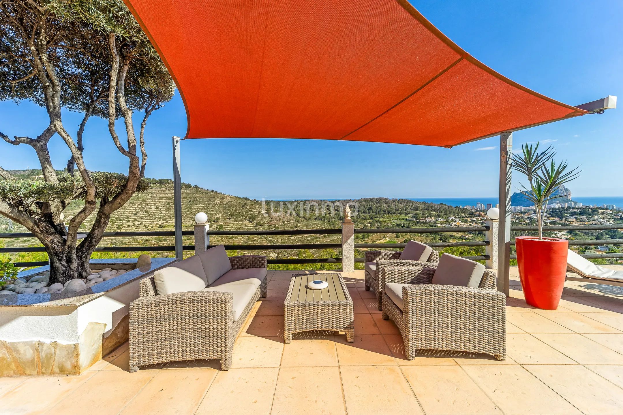 Panoramablick auf das Meer und die Berge - volle Privatsphäre — photo 39