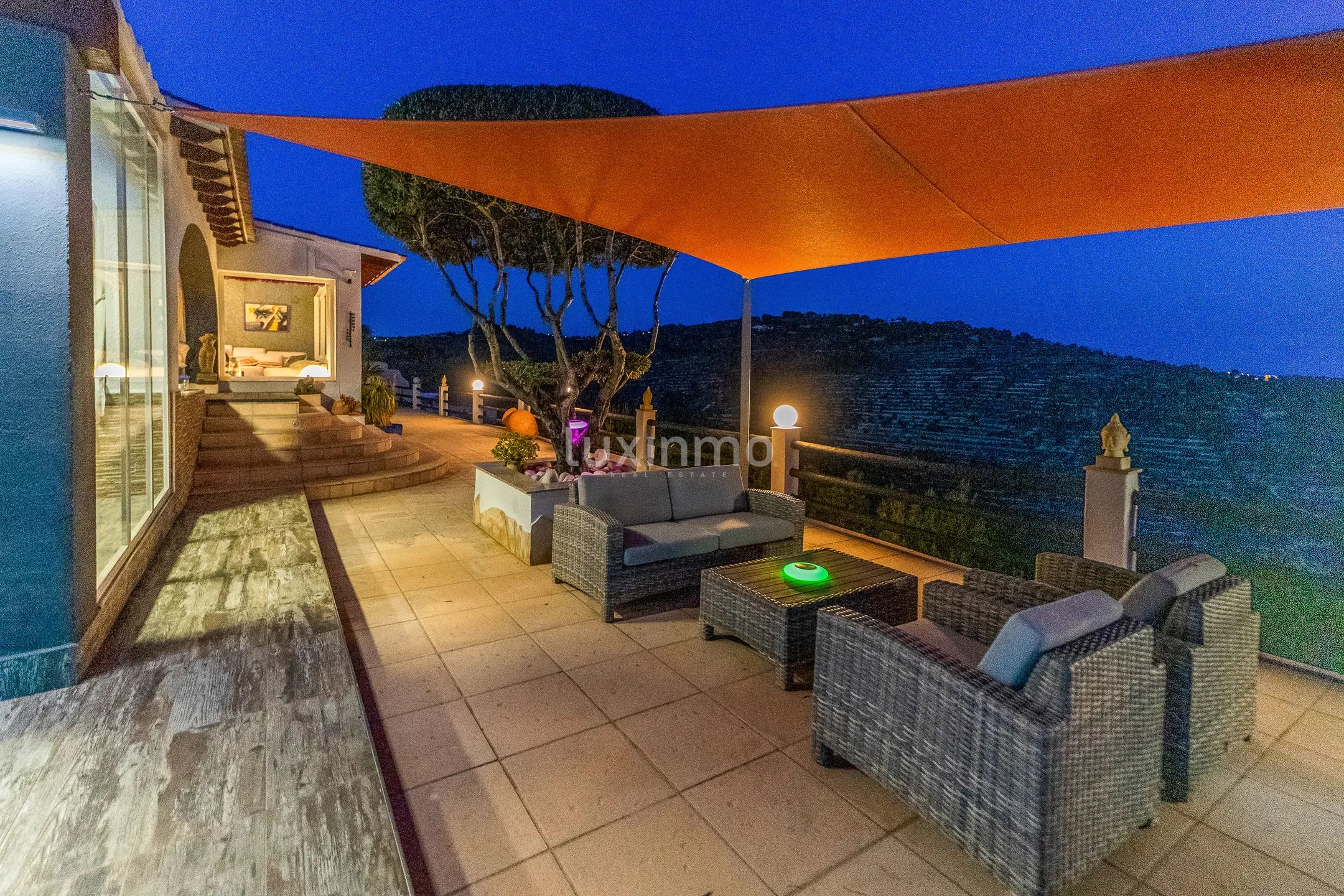 Panoramablick auf das Meer und die Berge - volle Privatsphäre — photo 48