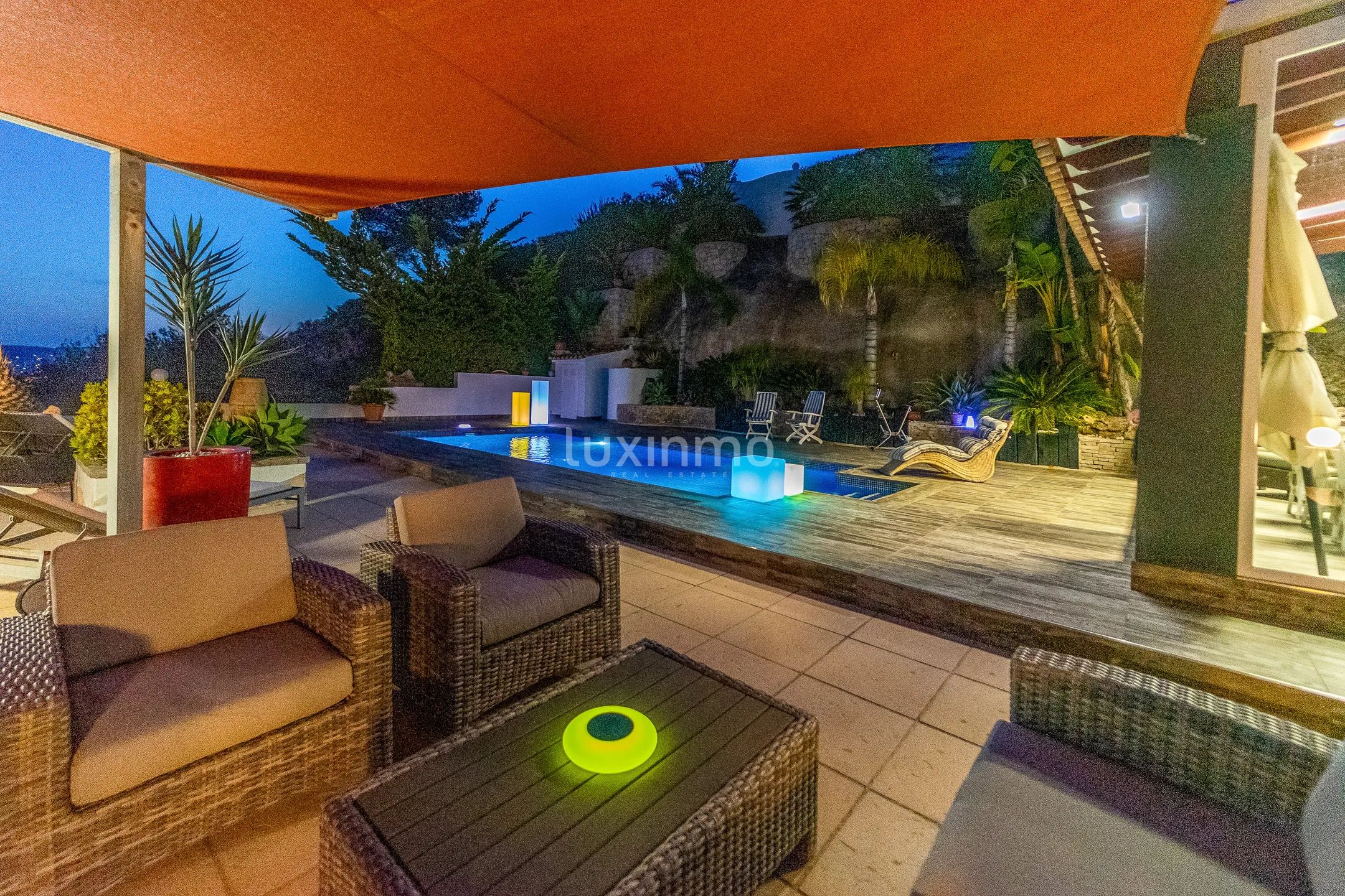 Panoramablick auf das Meer und die Berge - volle Privatsphäre — photo 49