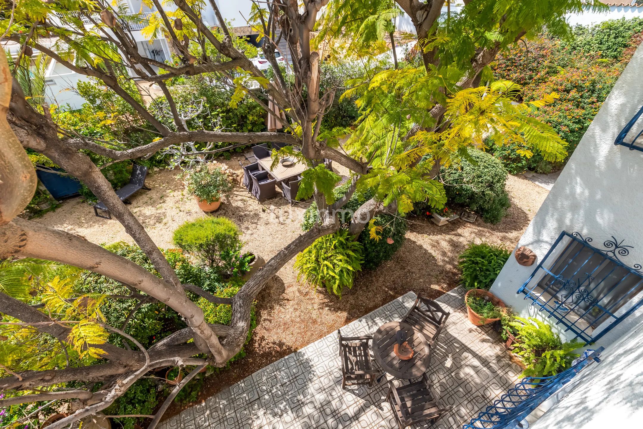 Отдельно стоящий дом с бассейном и прекрасными видами — photo 37