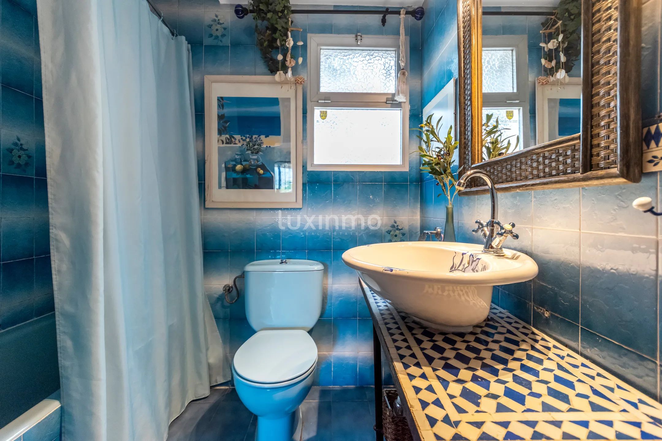 Отдельно стоящий дом с бассейном и прекрасными видами — photo 18