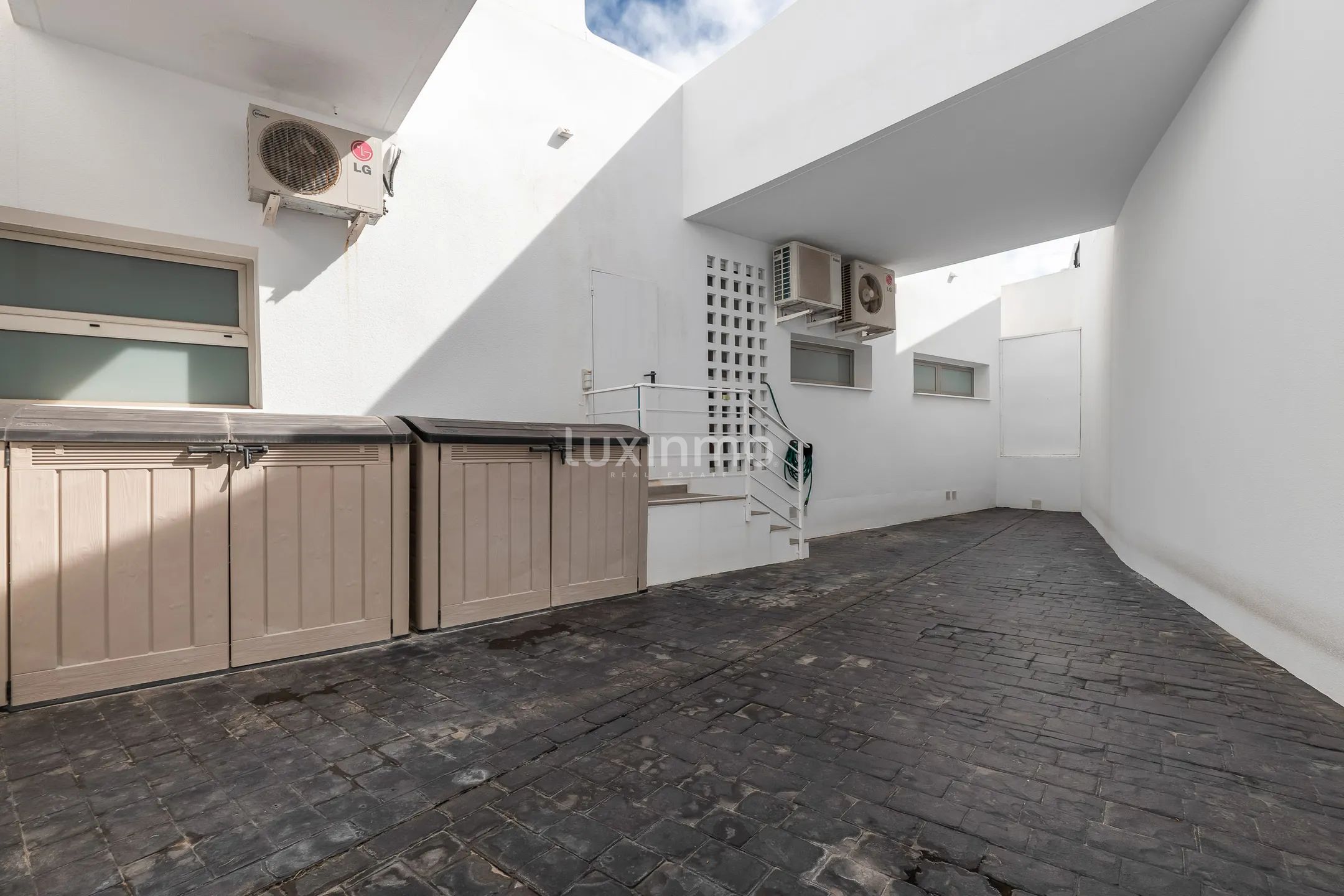 willa z pięknym widokiem na przyrodę — photo 23